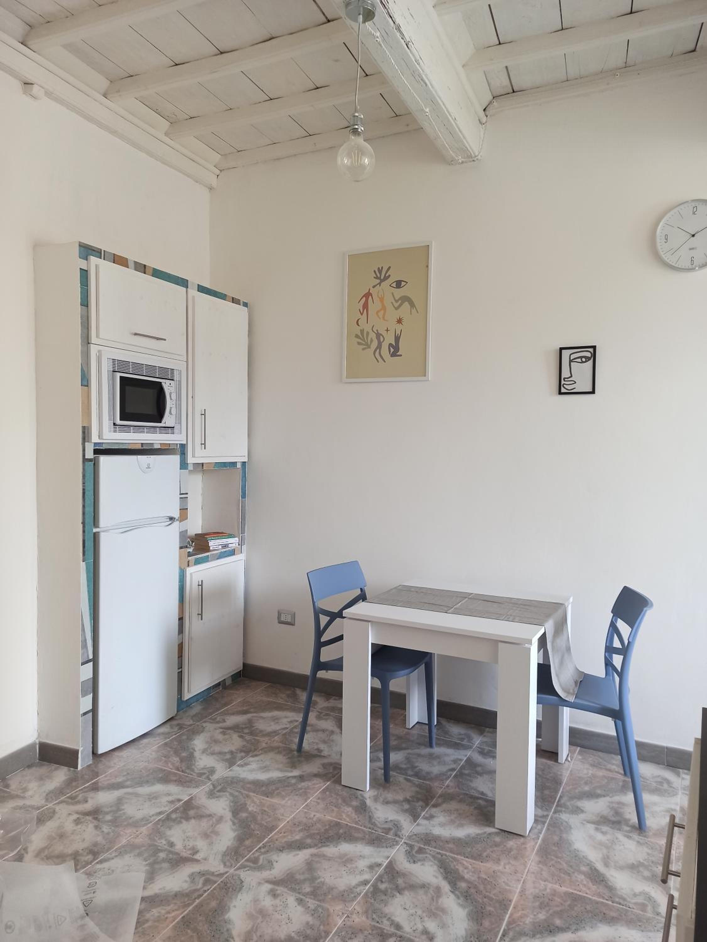 One-Bedroom Apartment photo 2
