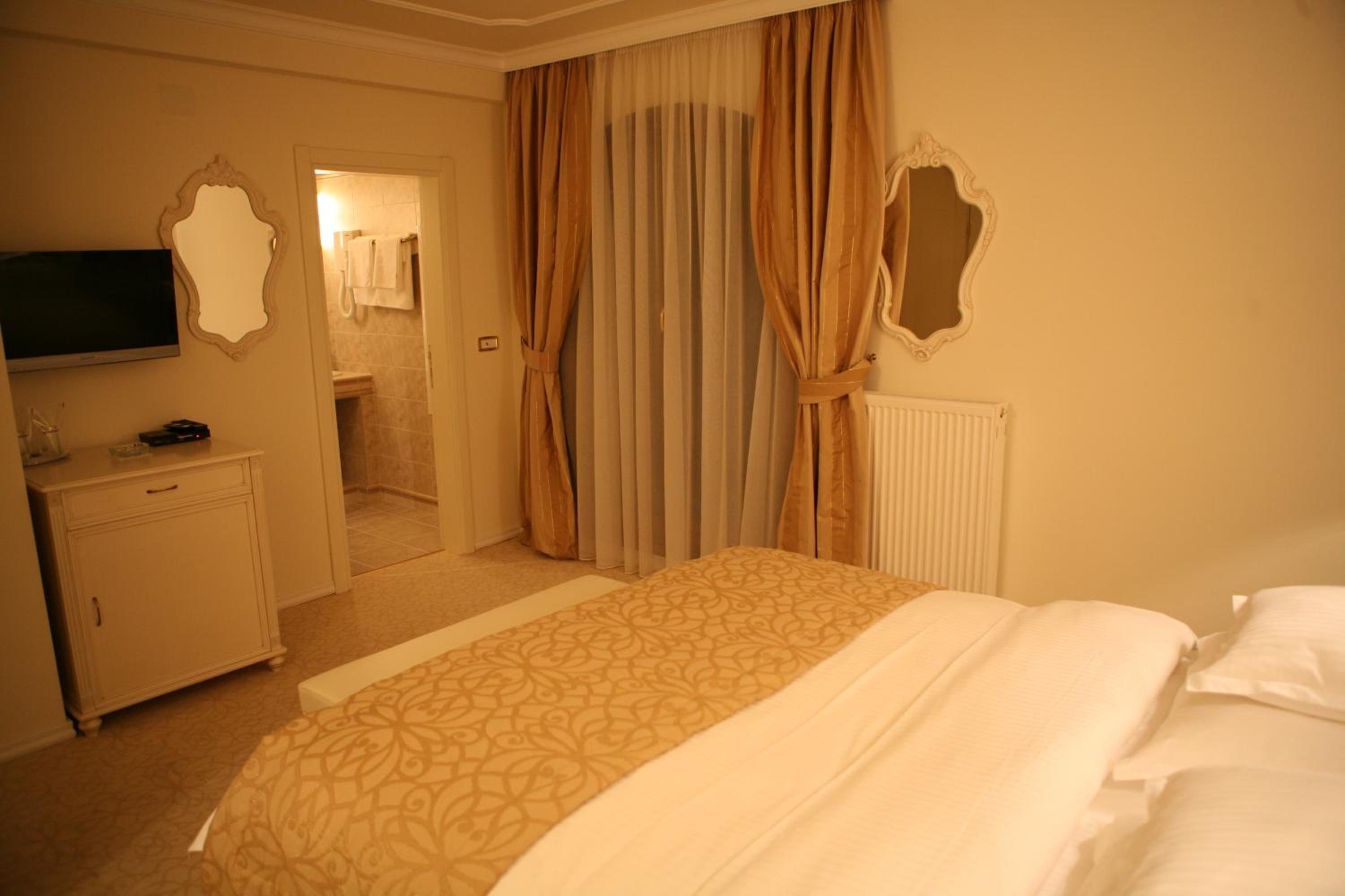 Double Room - Photo 6