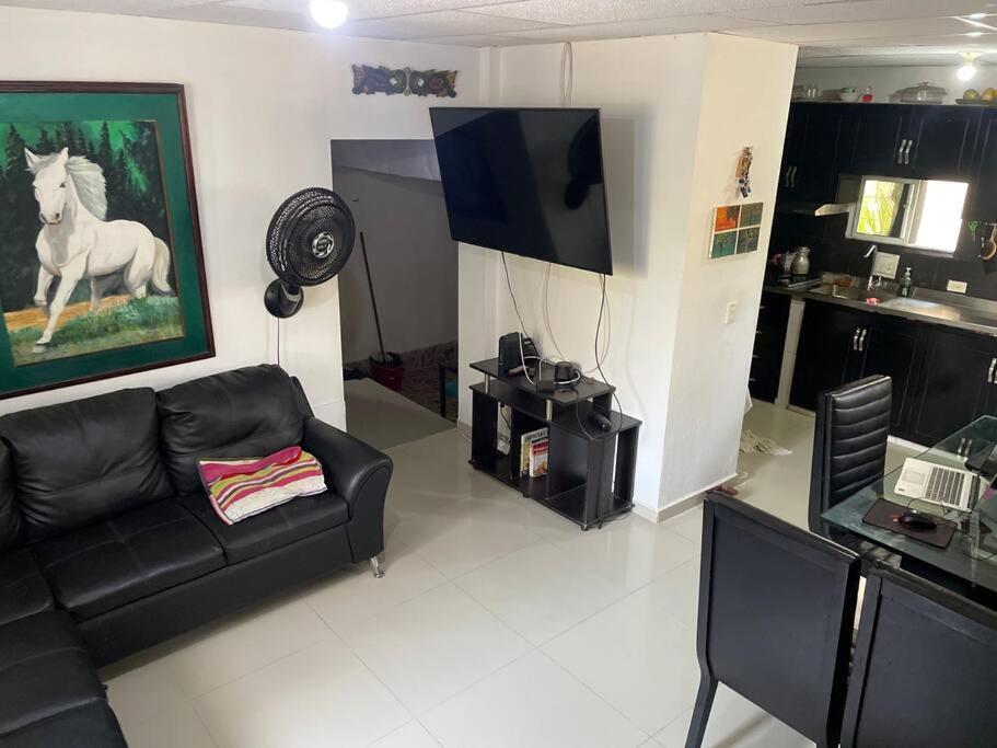 One-Bedroom House photo 1