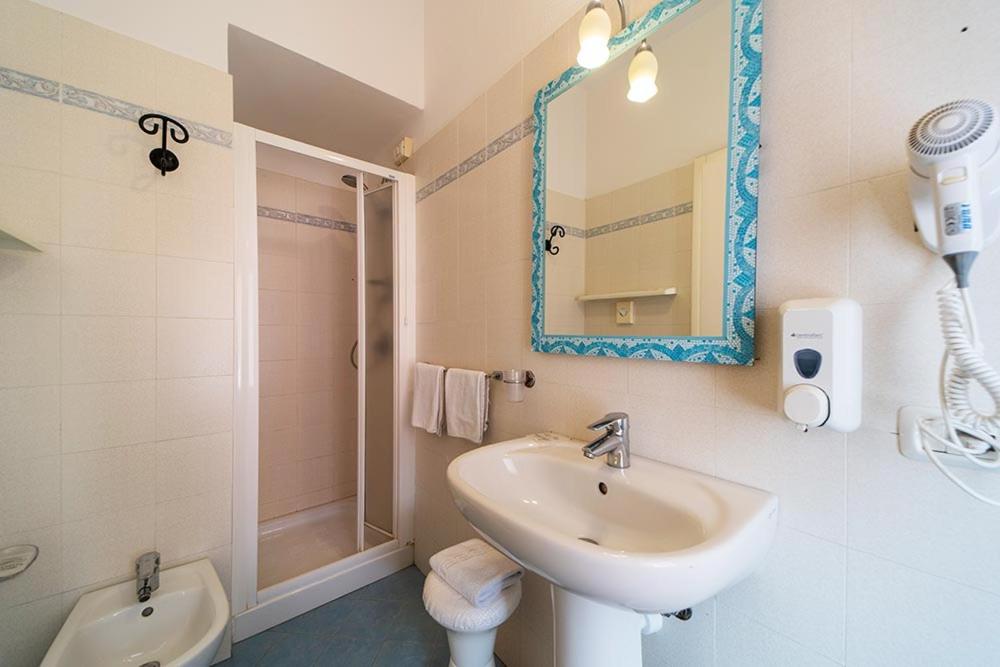 Triple Room with Sea View photo 3