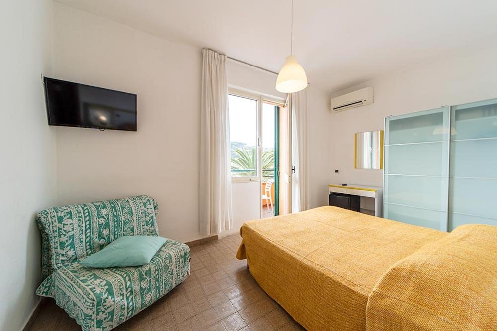 Two Connecting Double Rooms with Sea View photo 2