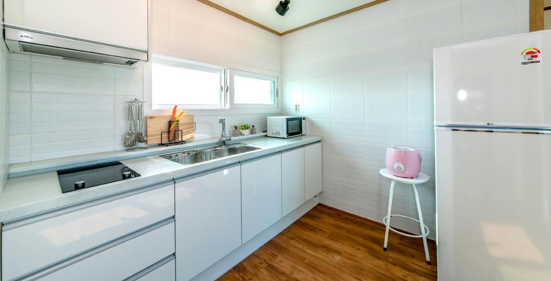 One-Bedroom House photo 2