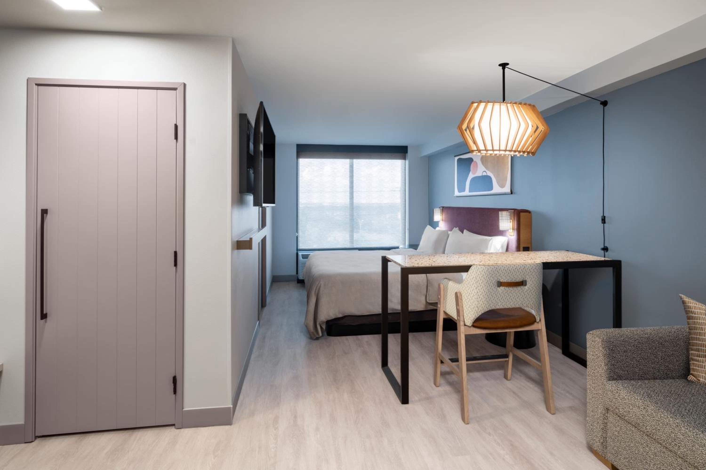 King Studio Suite - Photo 14