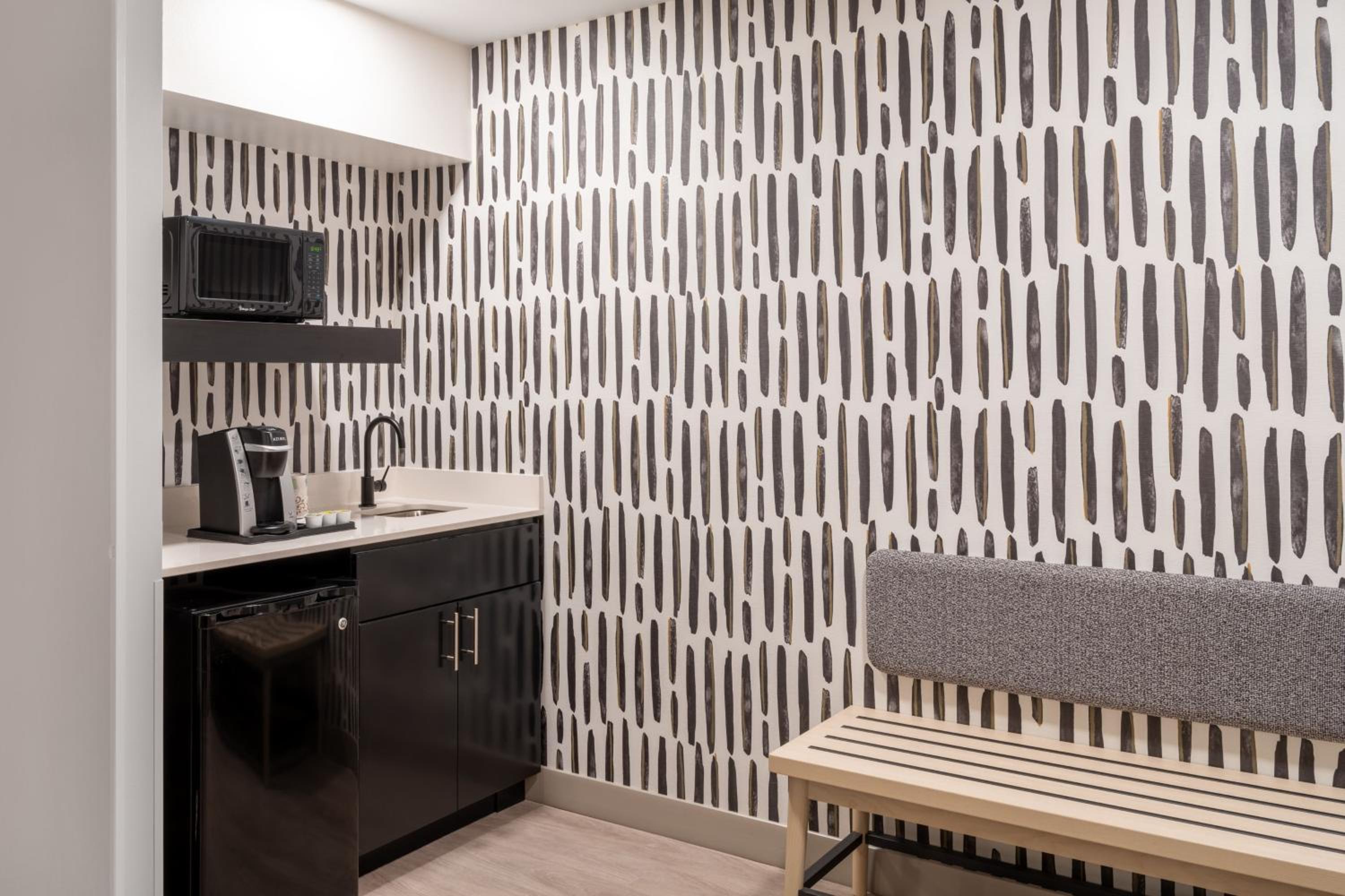 King Studio Suite - Photo 4