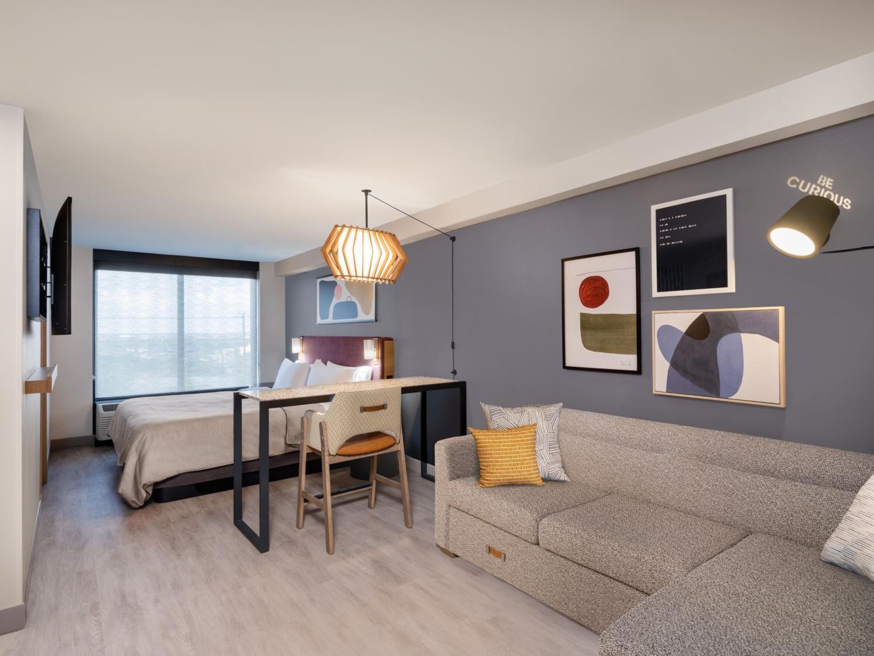 King Studio Suite - Photo 9