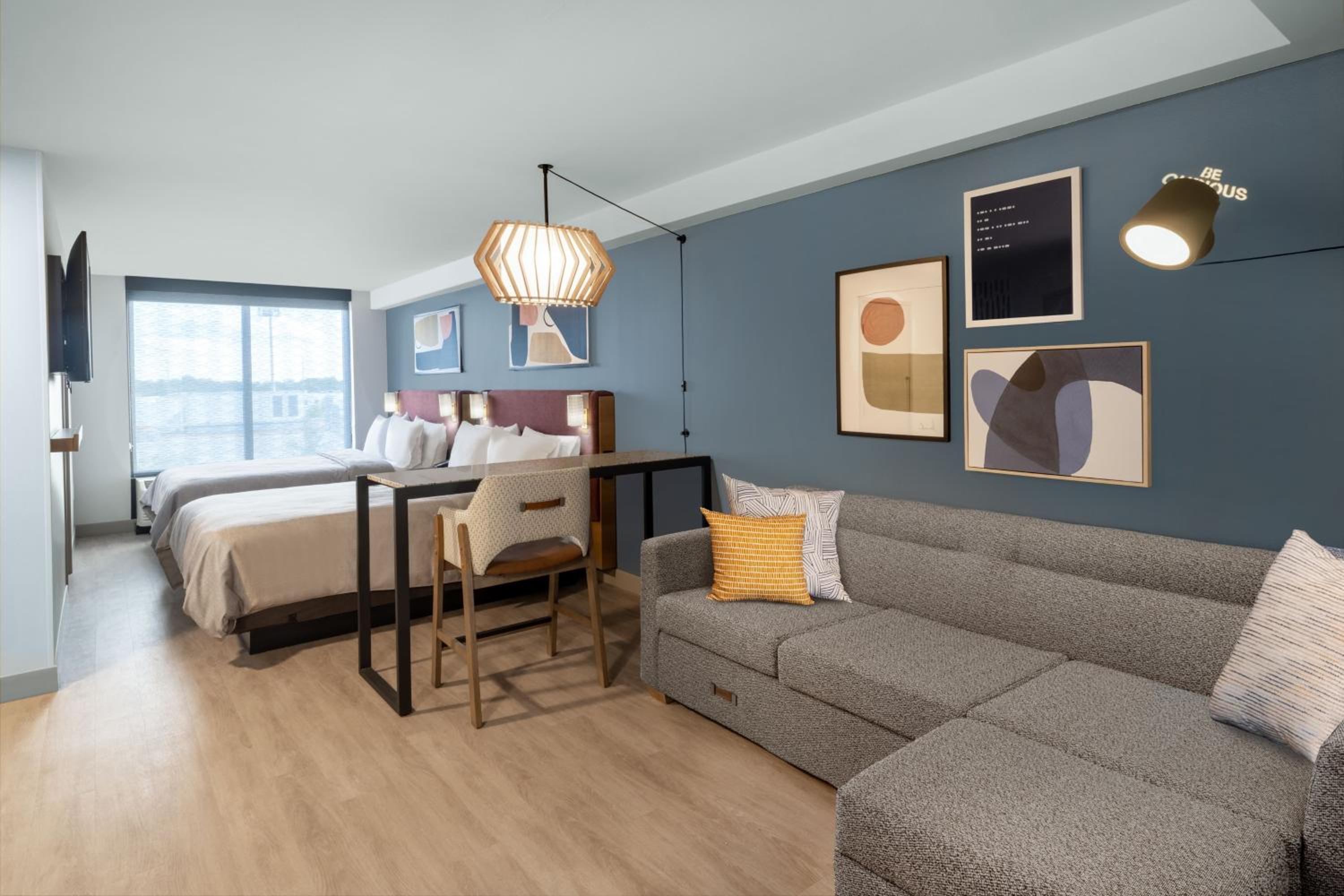 Studio Suite with Two Queen Beds - Photo 4