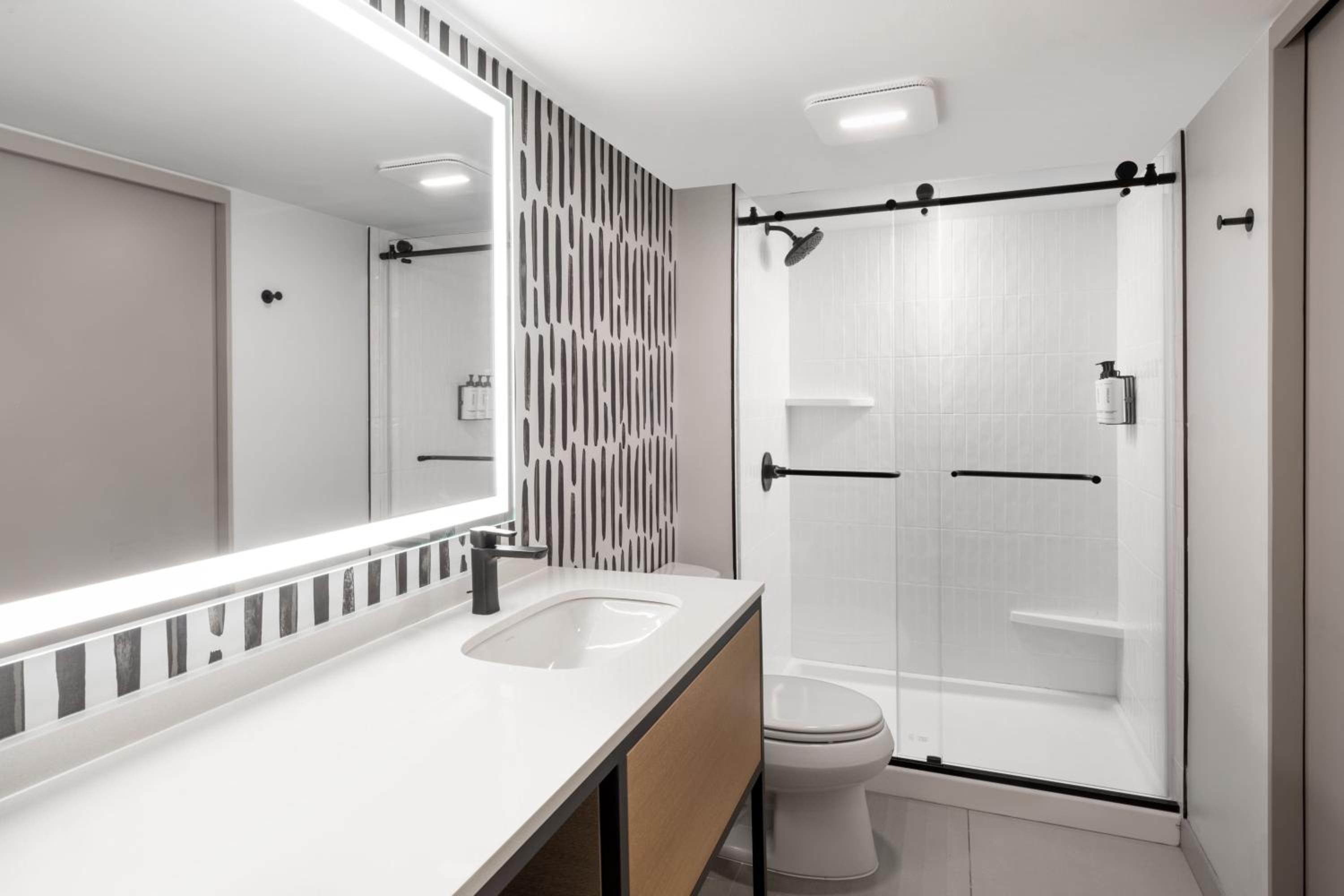 Studio Suite with Two Queen Beds - Photo 7