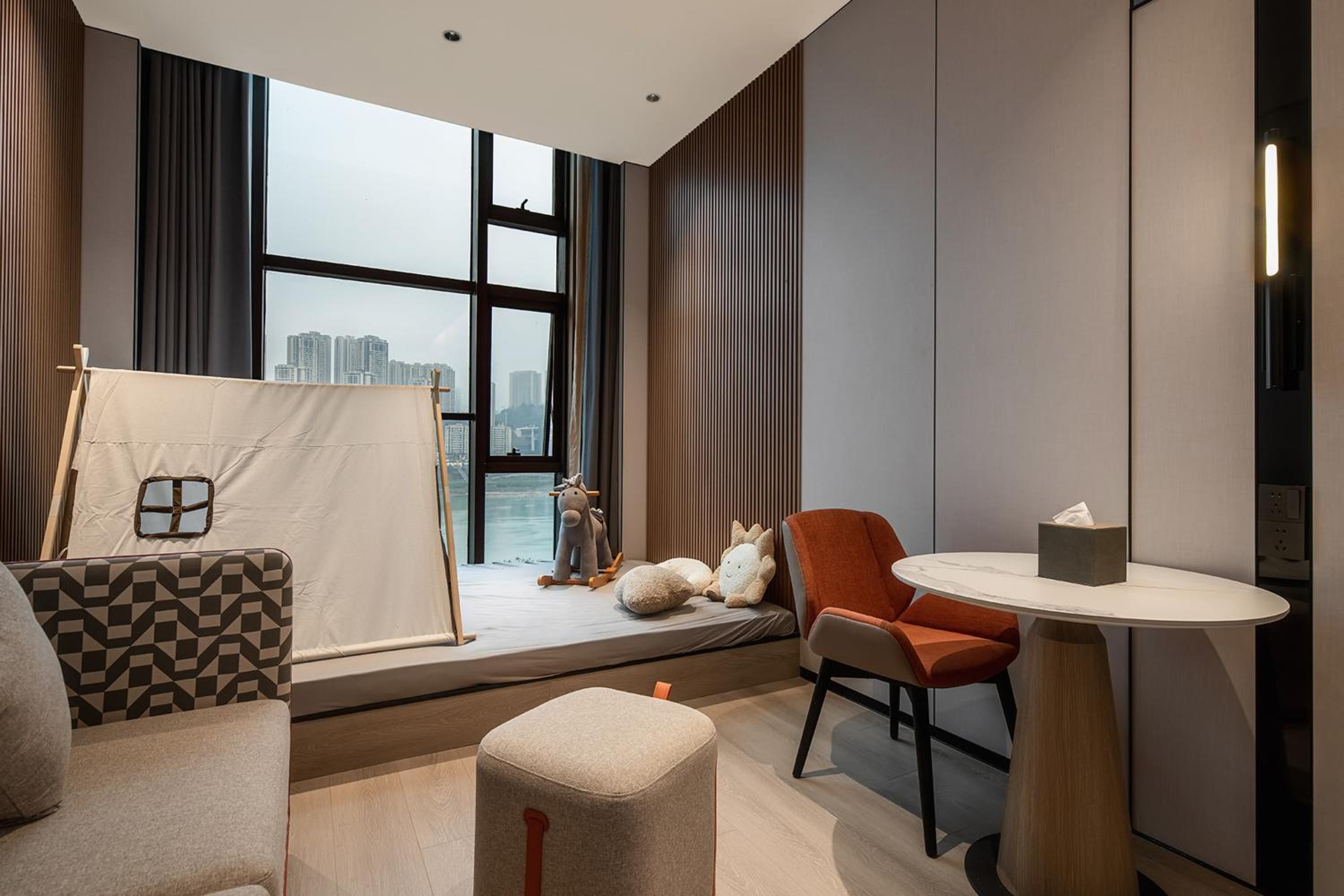 Standard King Room with River View - Kids Theme thumbnail 6