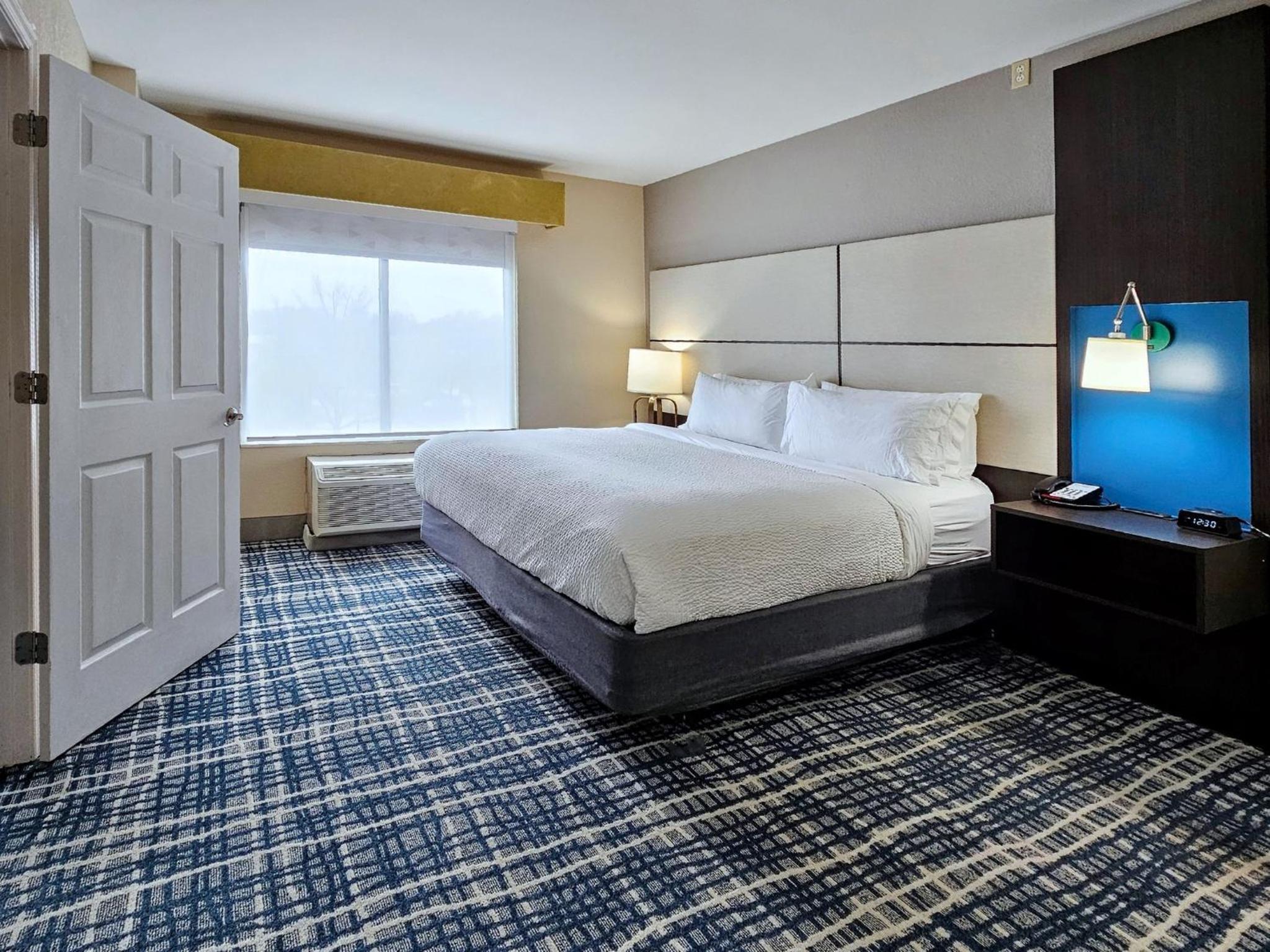 King Suite - Photo 12
