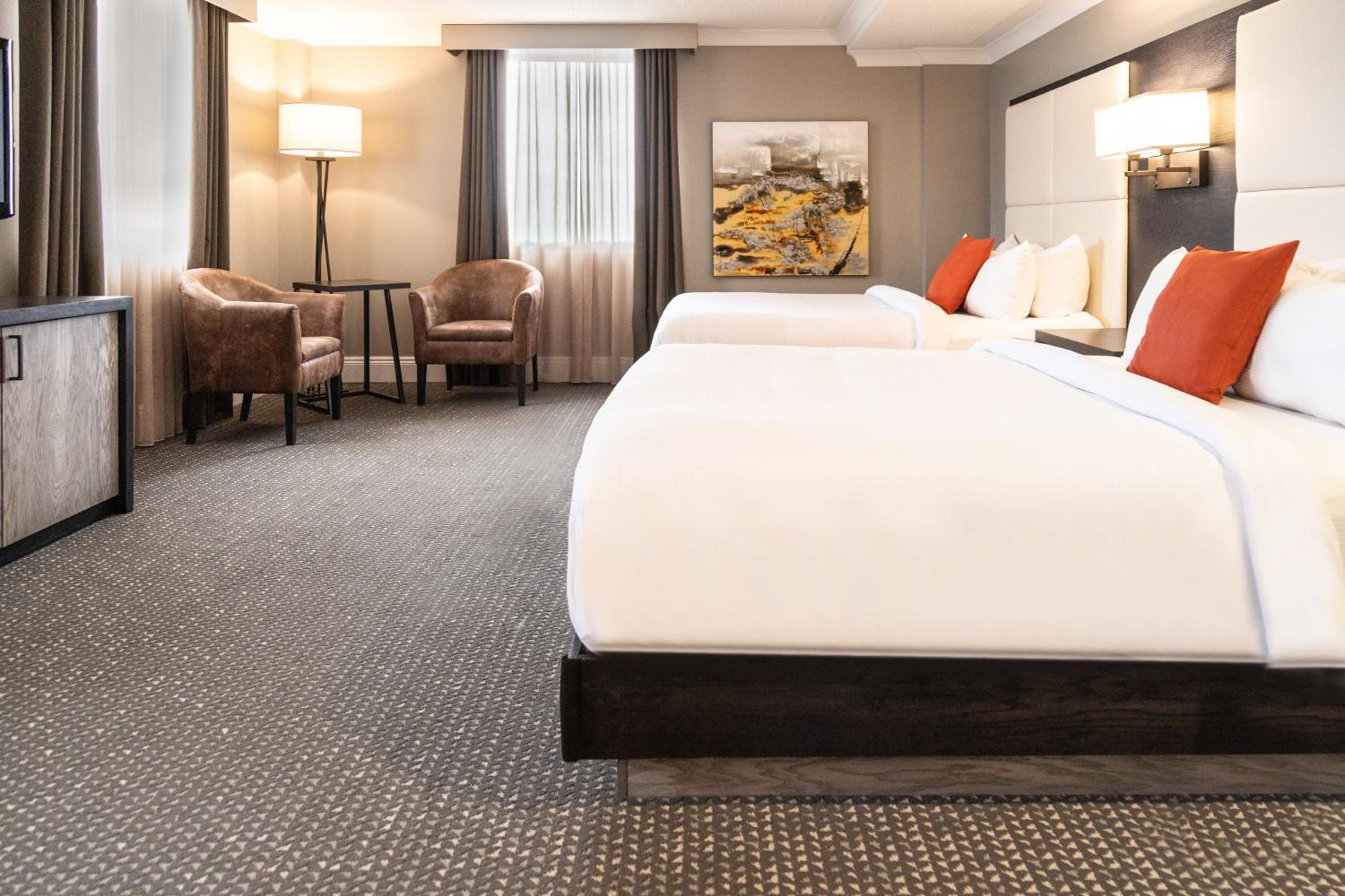 Premium Queen Room with Two Queen Beds and River View - Photo 14