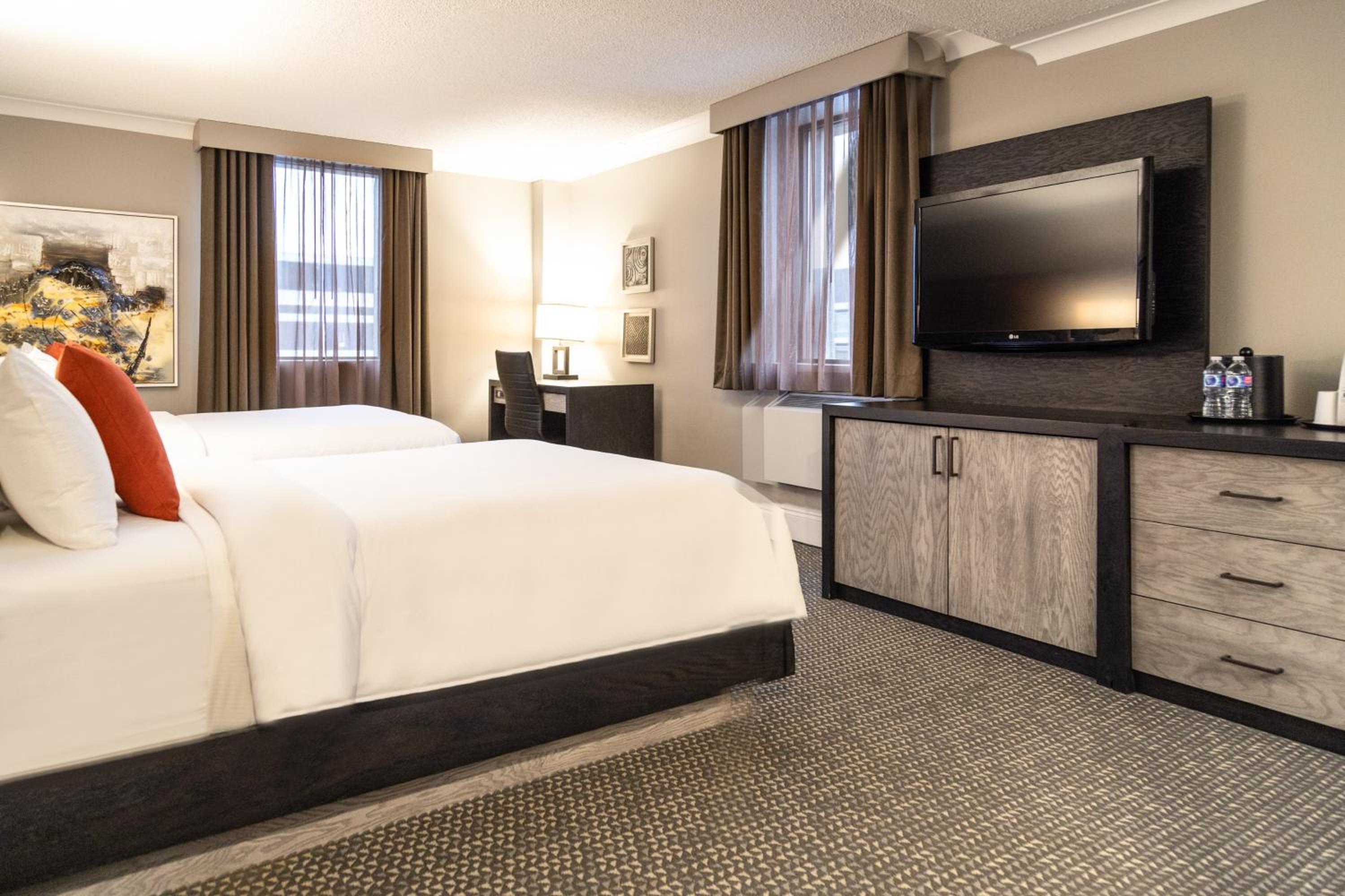 Premium Queen Room with Two Queen Beds - Photo 2