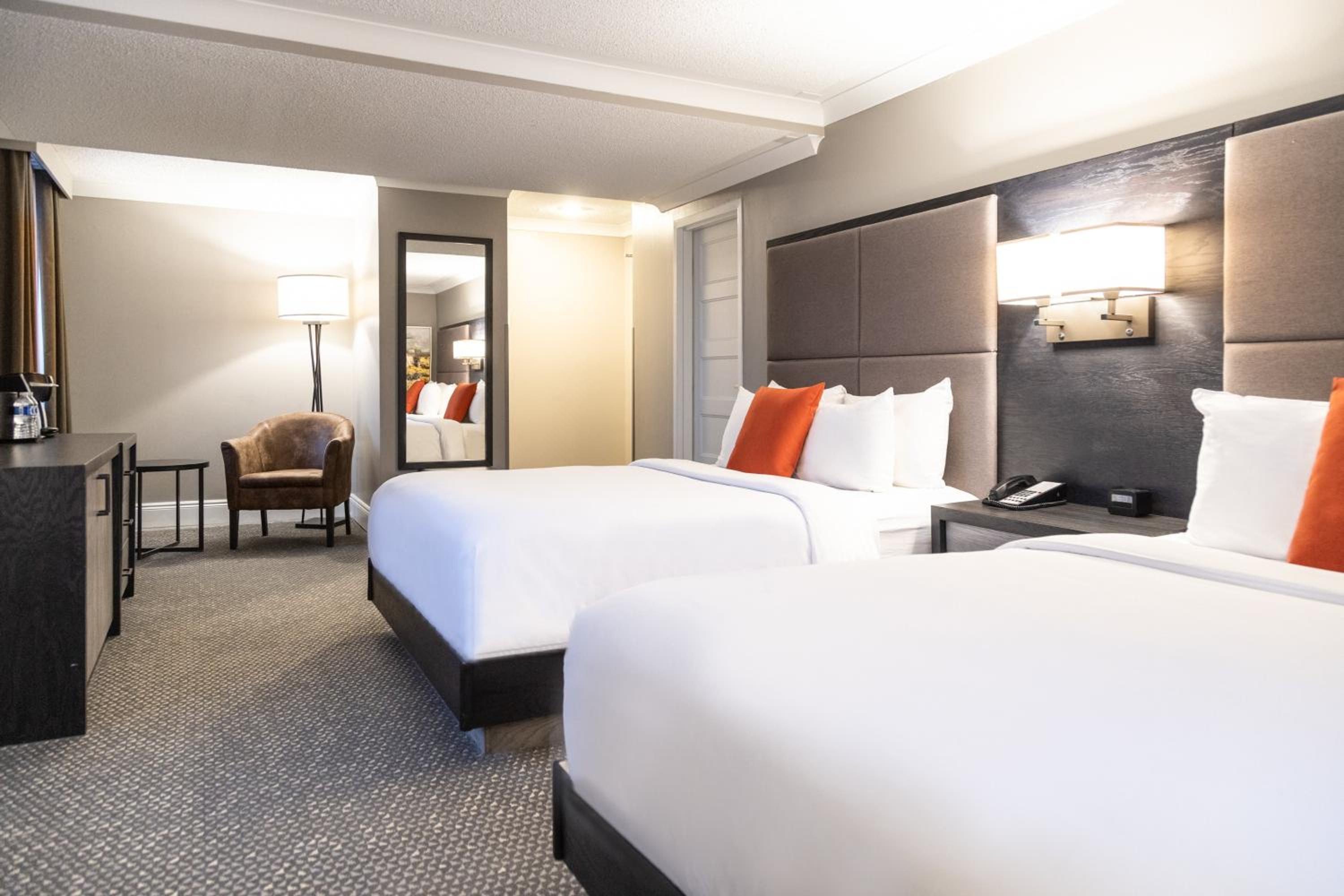 Premium Queen Room with Two Queen Beds - Photo 12