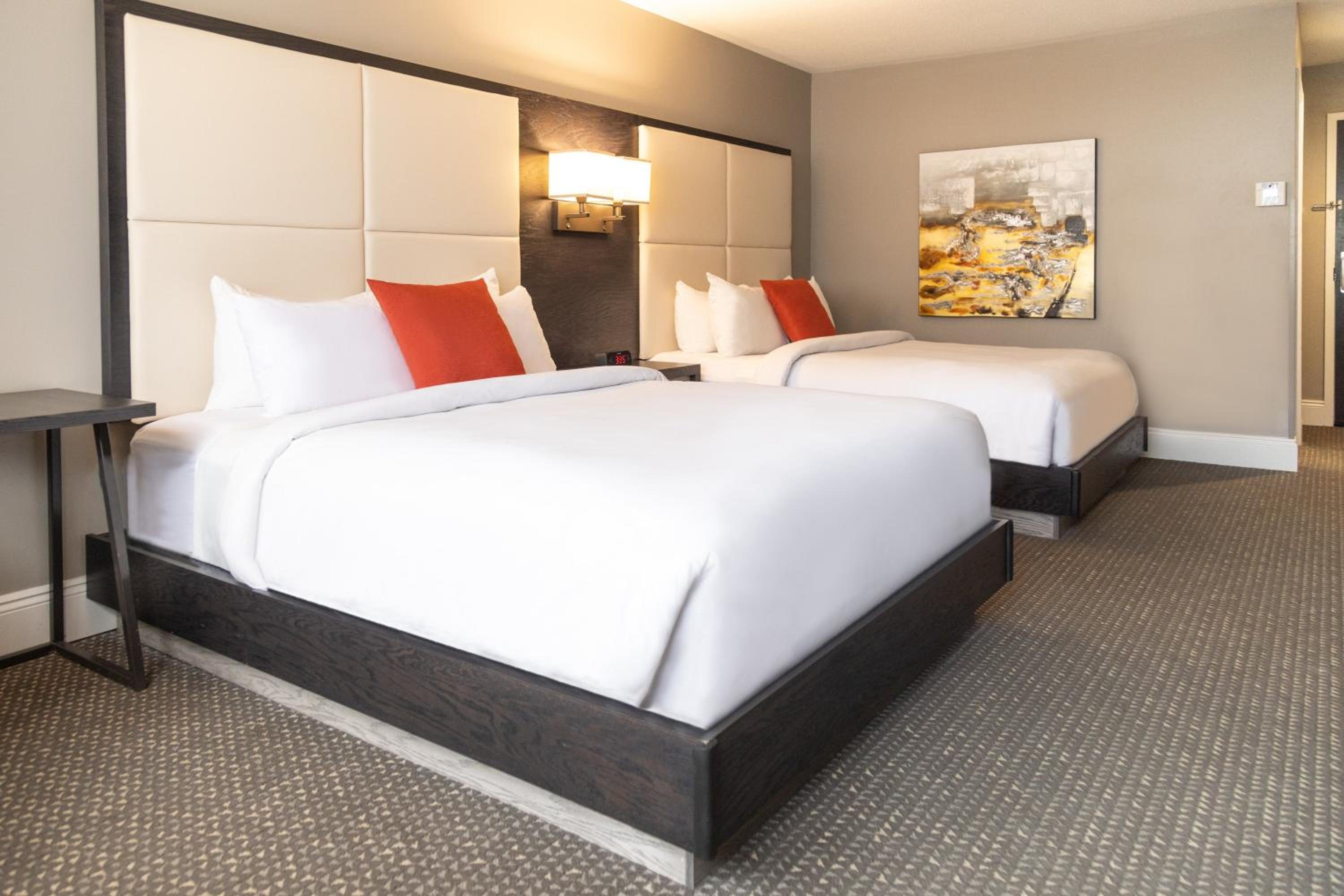 Premium Queen Room with Two Queen Beds and River View - Photo 1