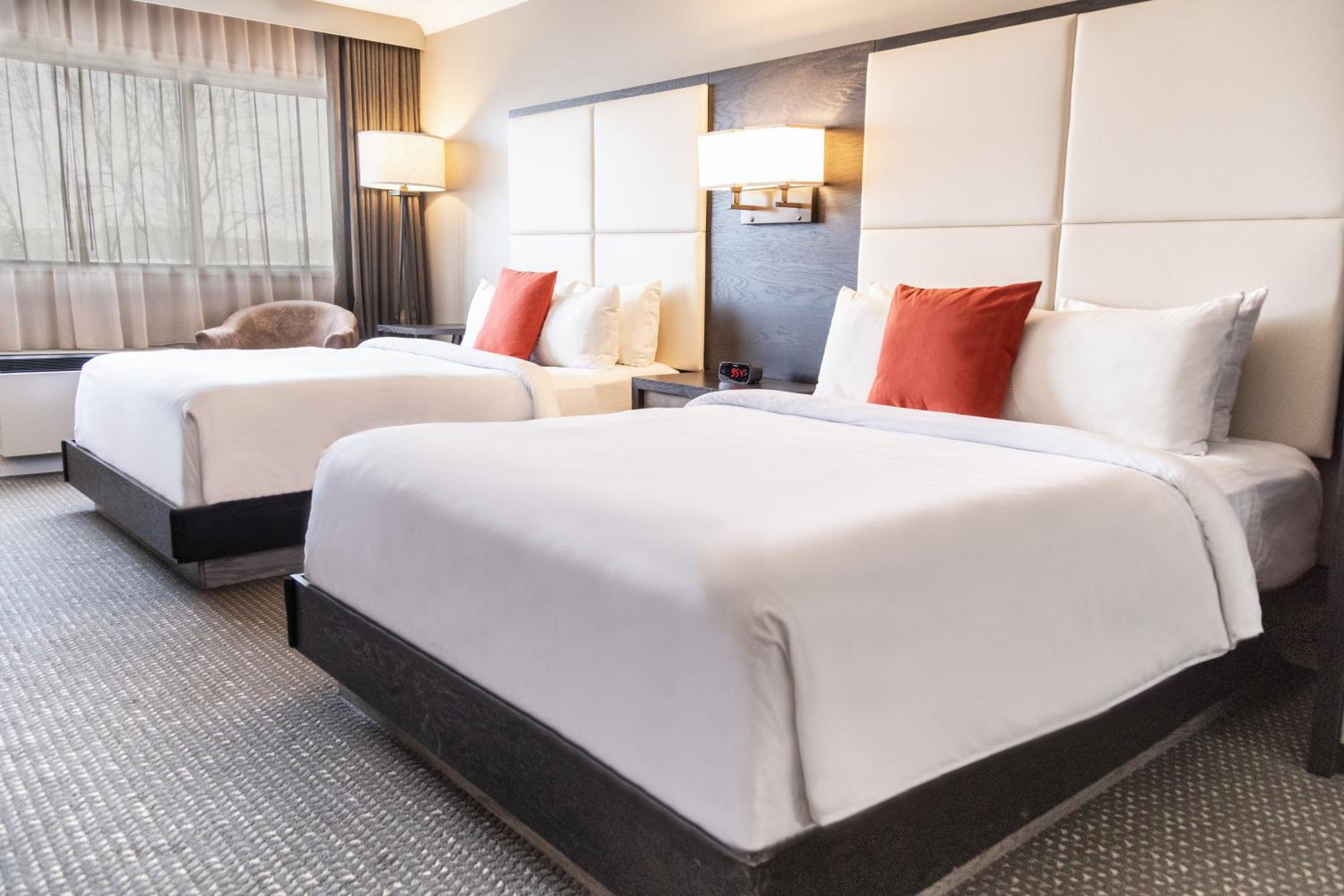 Standard Room with Two Queen Beds - Photo 1