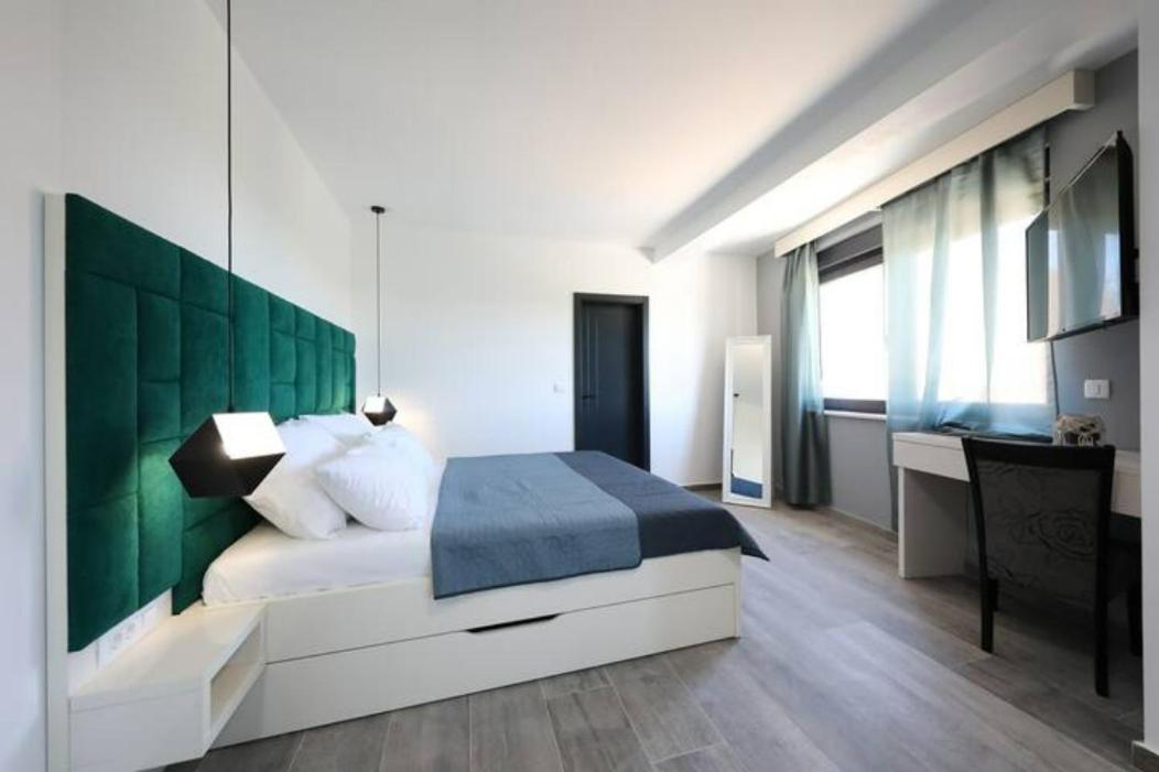 Deluxe Double or Twin Room with Sea View