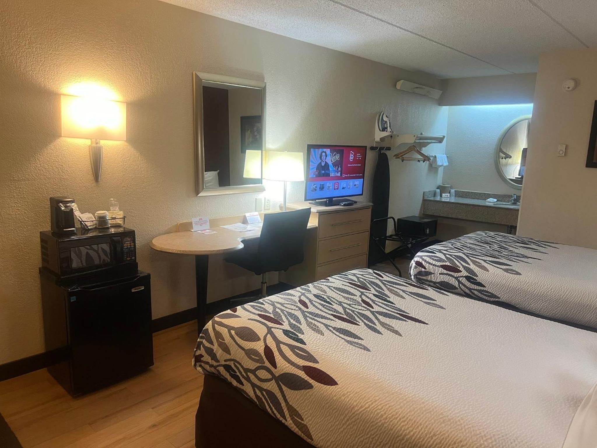 Deluxe Room with Two Double Beds Smoke Free - Photo 2