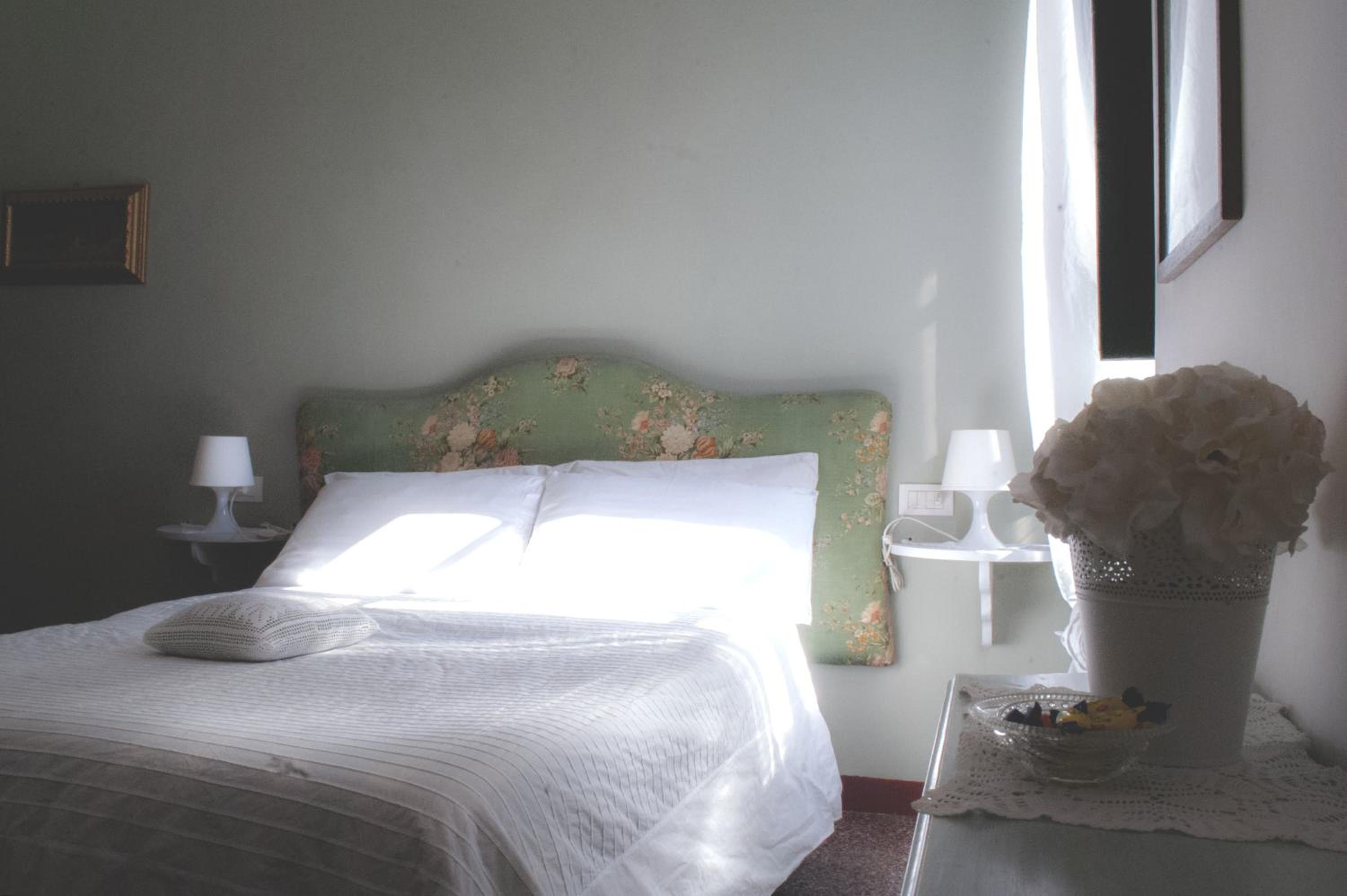 Double Room - Photo 5