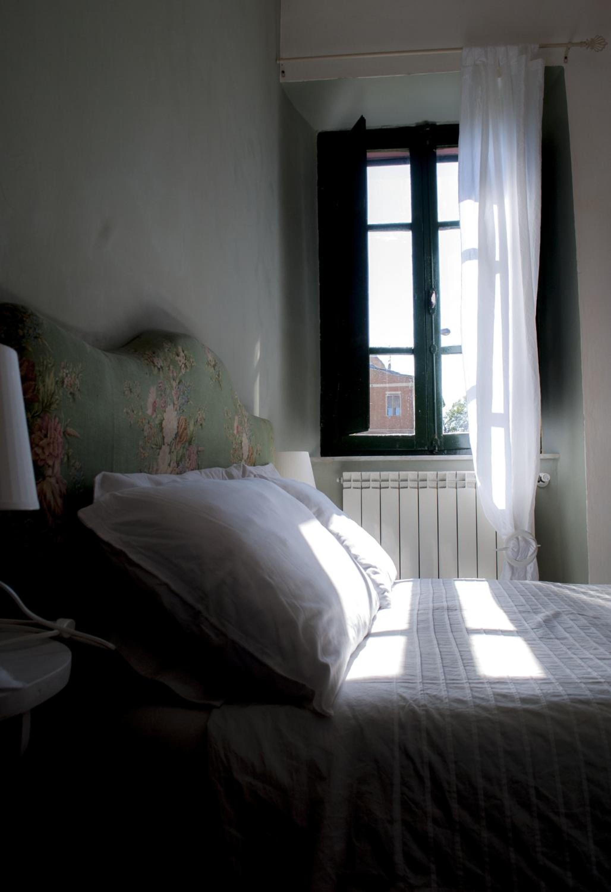 Double Room - Photo 4
