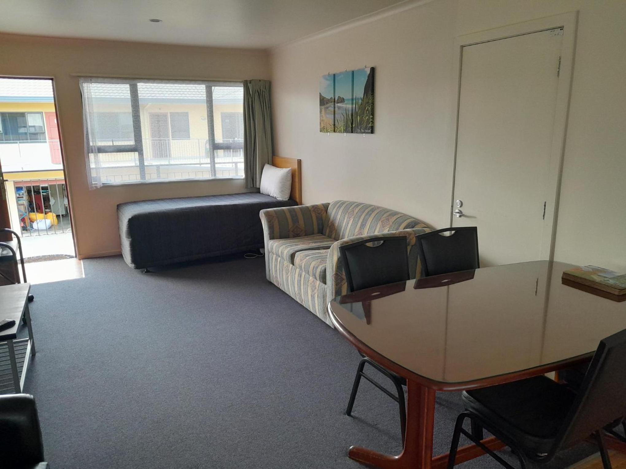 One Bedroom Apartment (Downstairs) photo 1