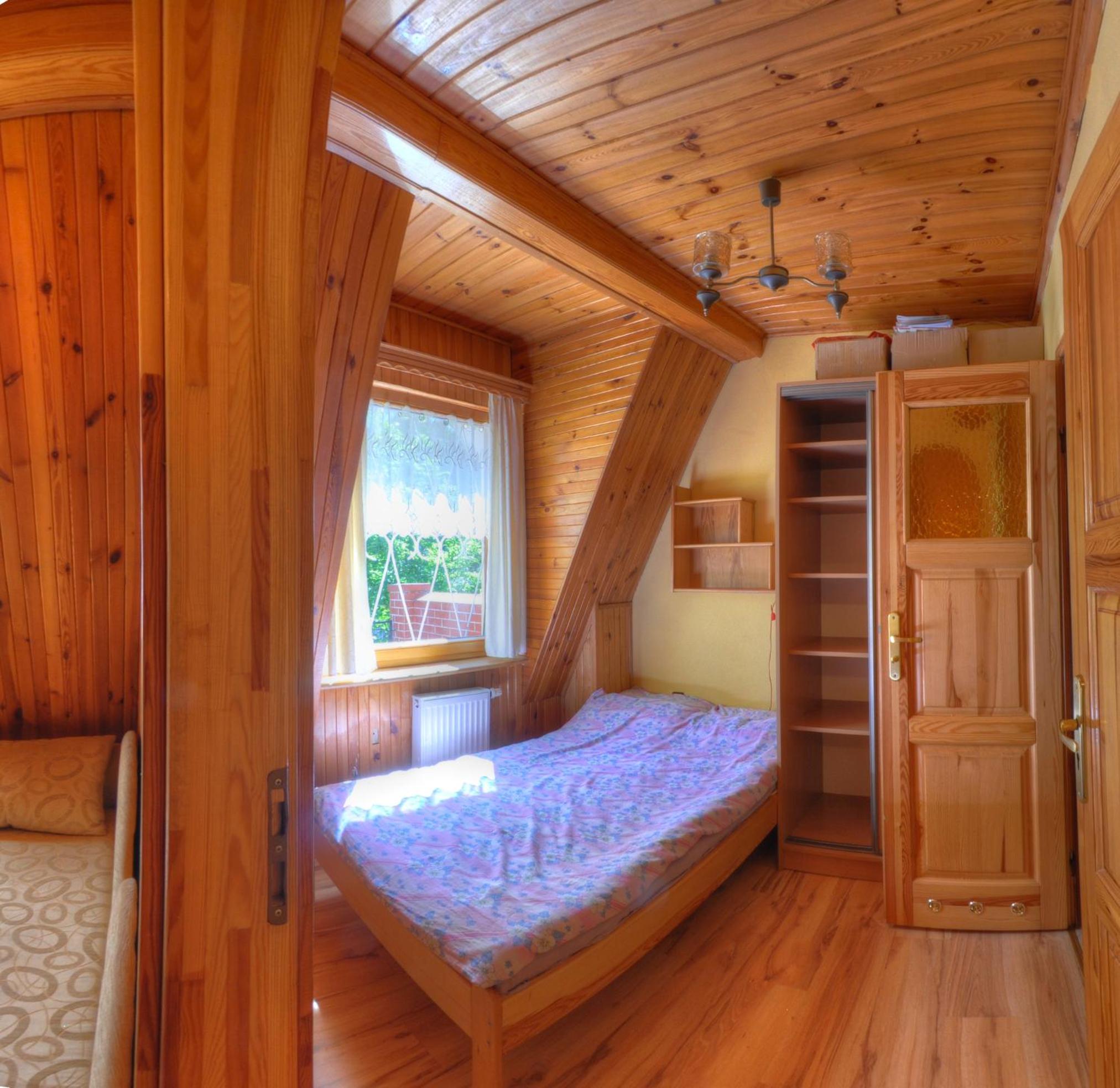 Family Room with Bathroom photo 2
