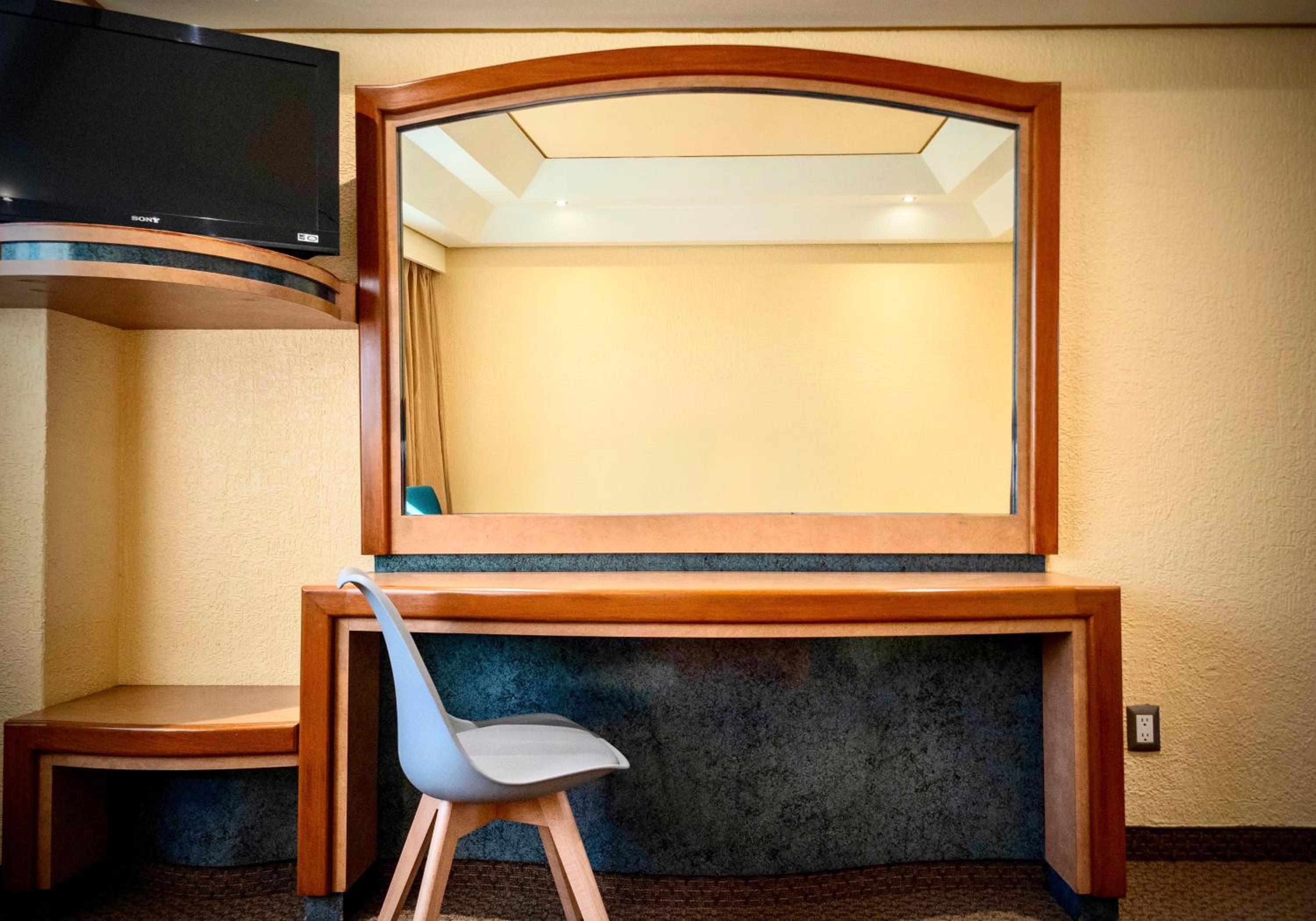 Superior King Room - Photo 5