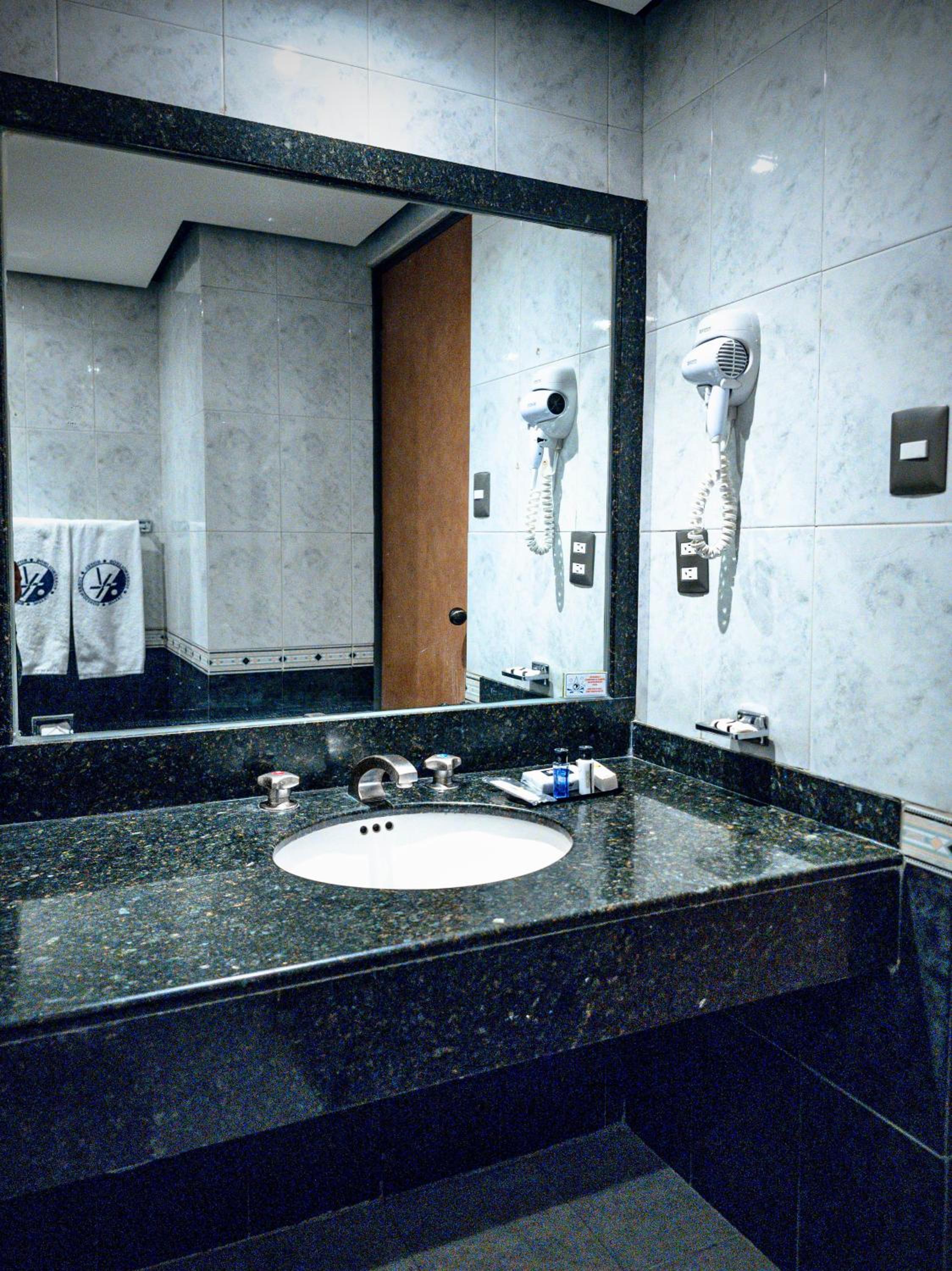 Superior King Room - Photo 3