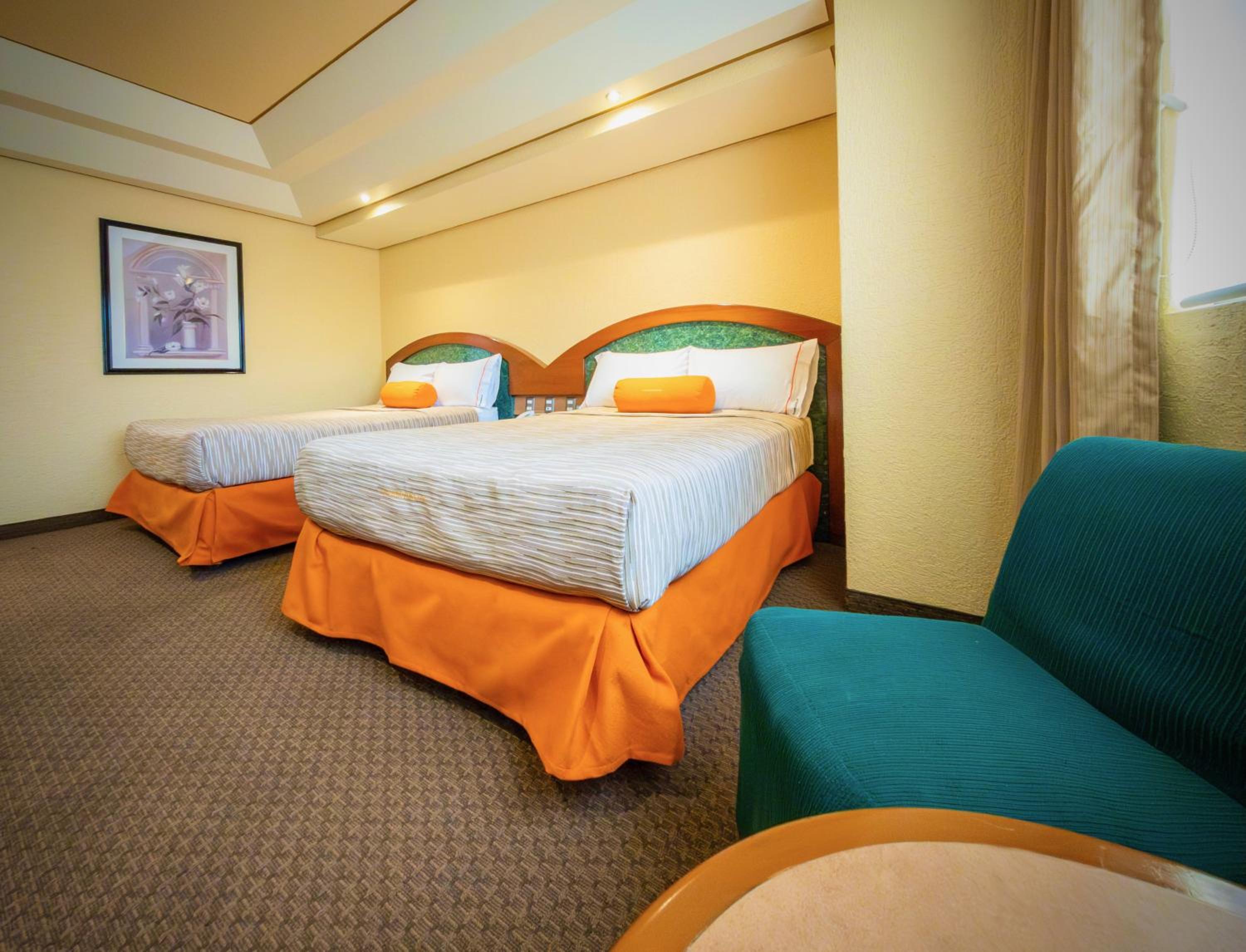 Standard Twin Room - Photo 4