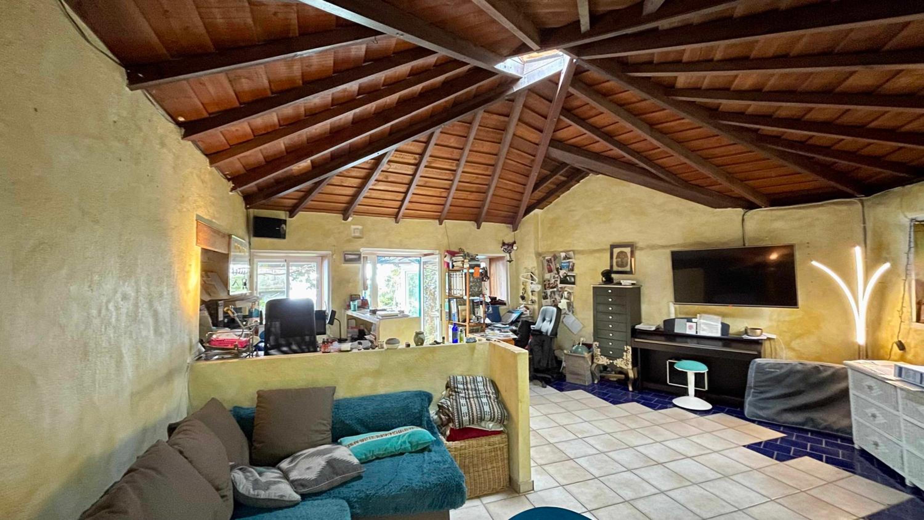 Casa de cuatro habitaciones