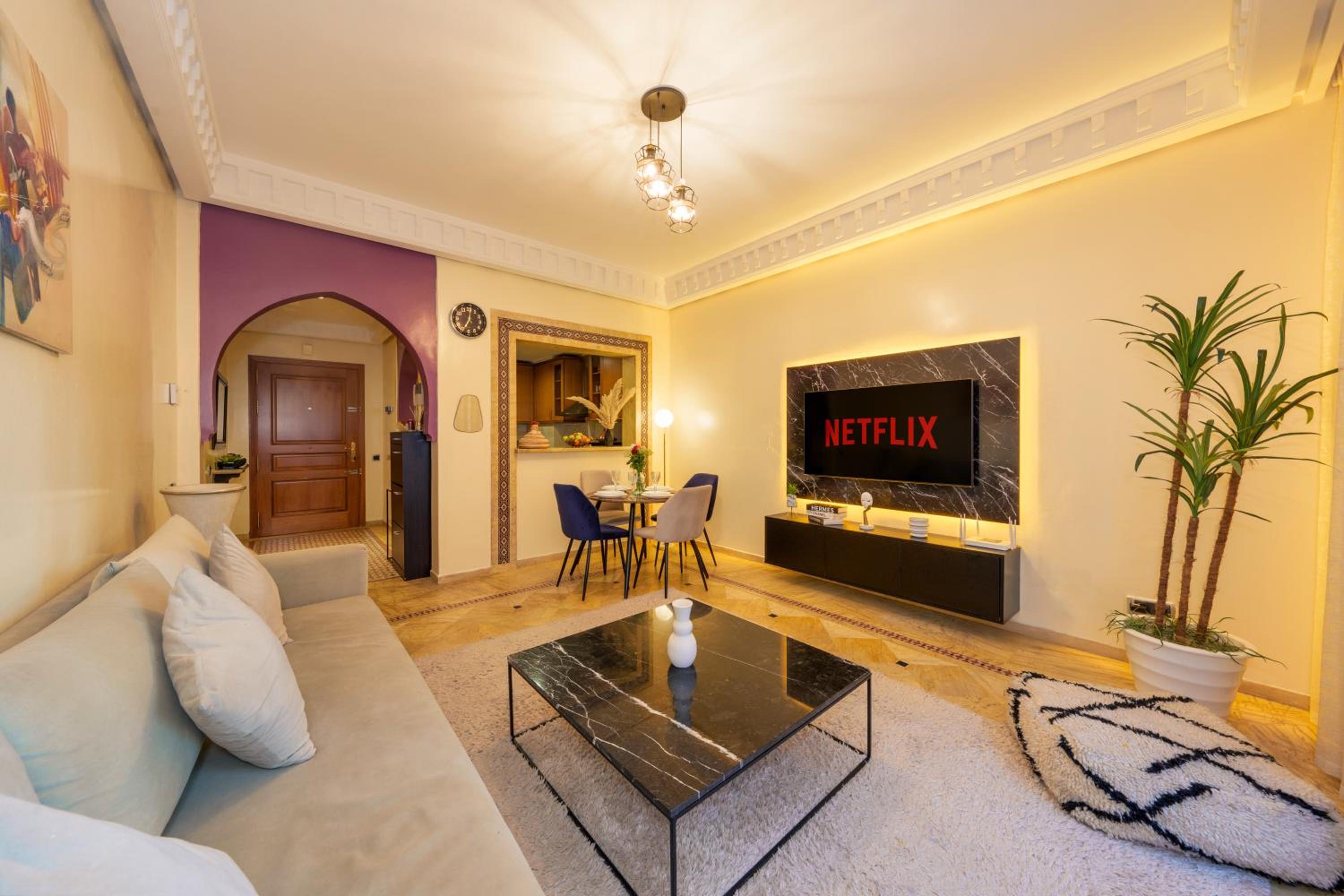 One-Bedroom Apartment - Photo 1