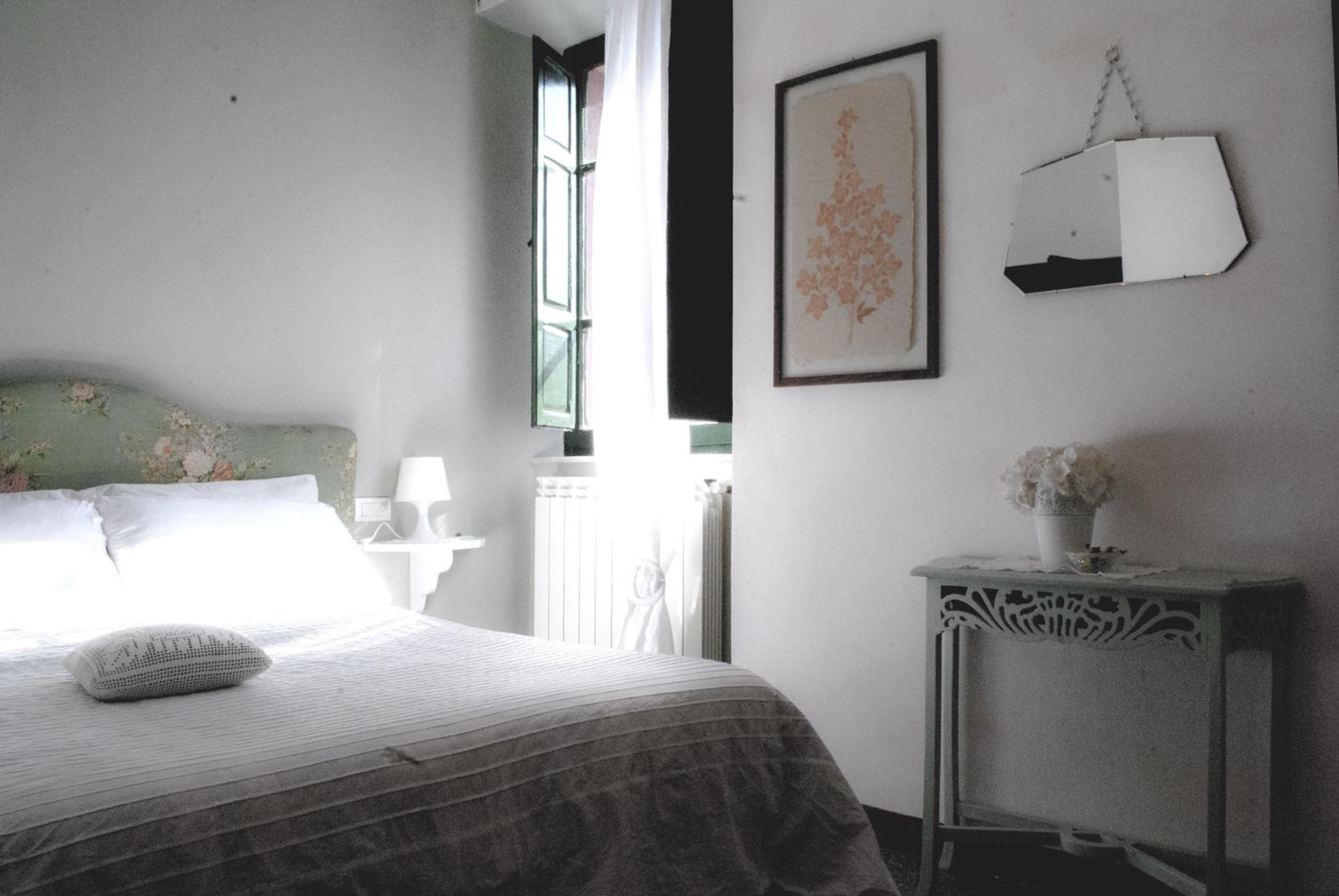 Double Room - Photo 9
