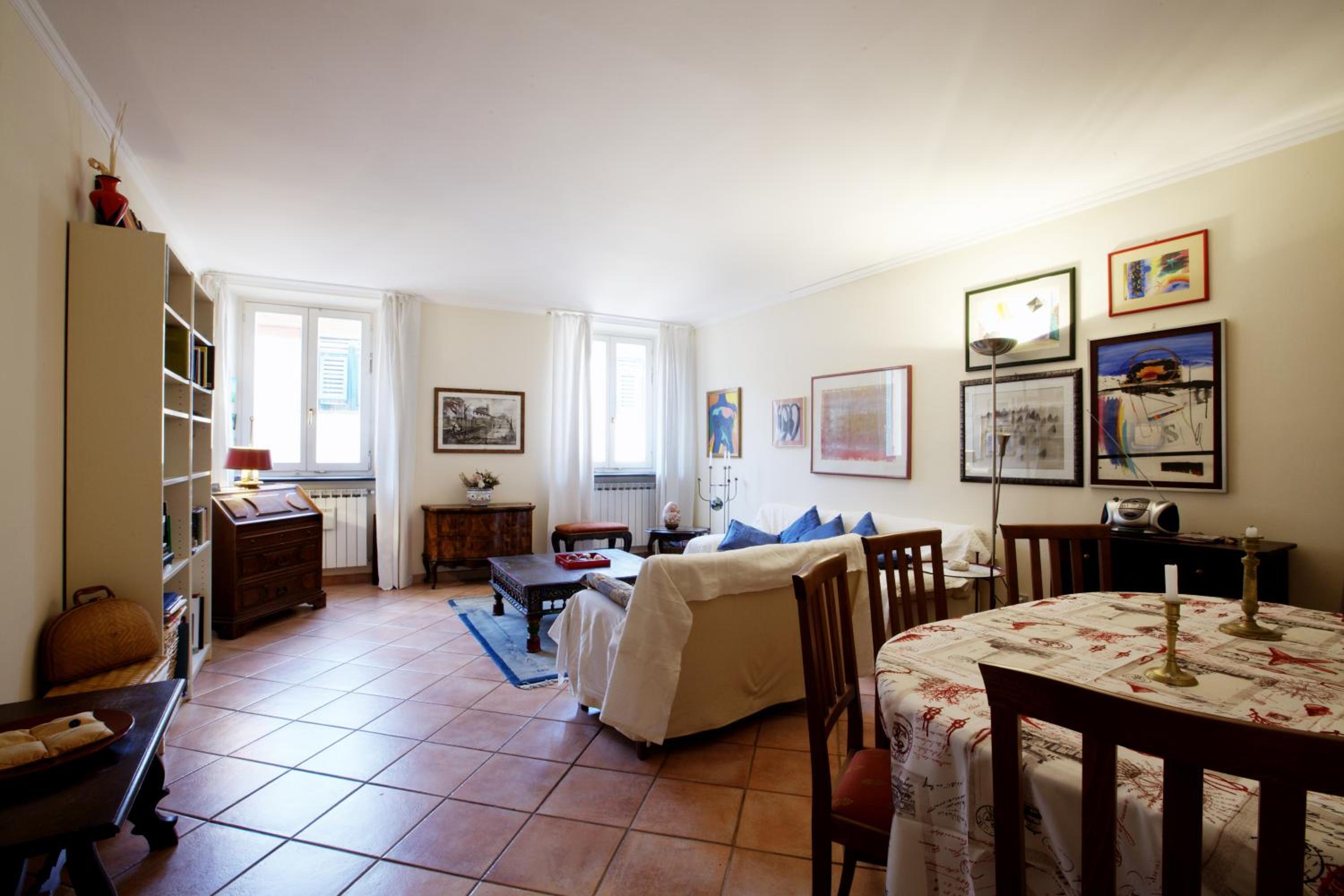 Deluxe Apartment