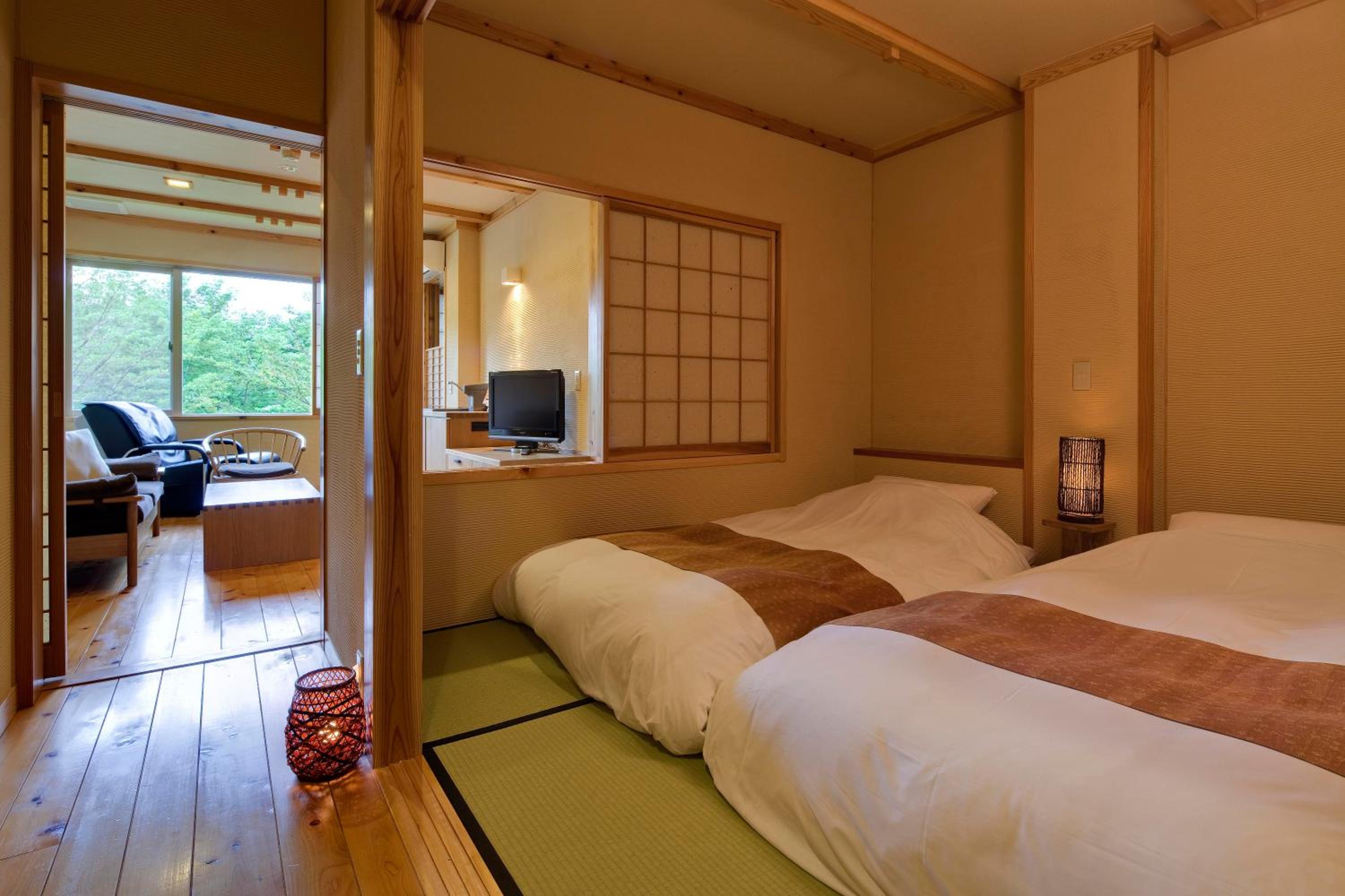 Japanese-Western Style Room thumbnail 5