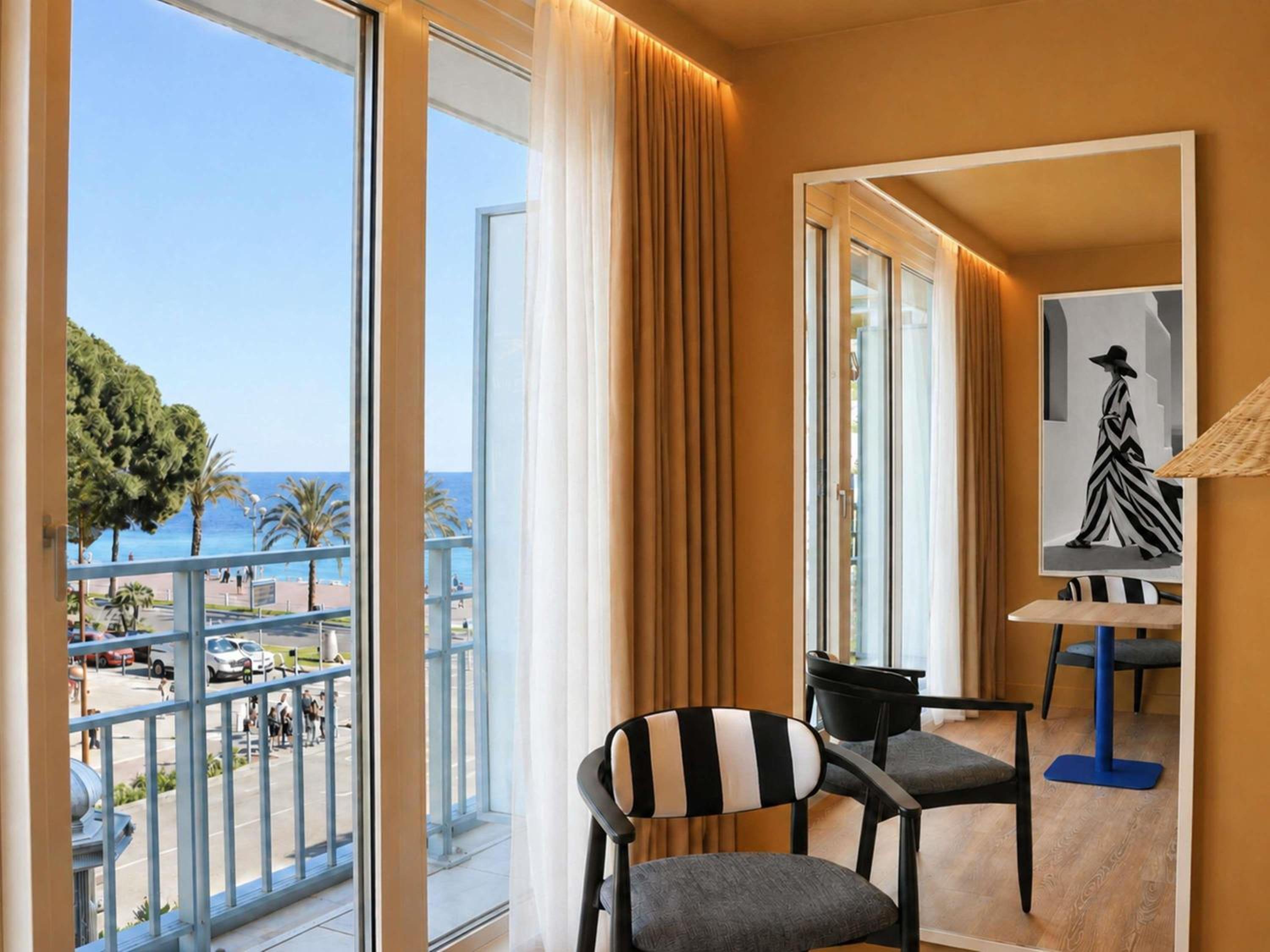 Privilege Double Room with Sofa Bed and Balcony - Sea and Garden View photo 2