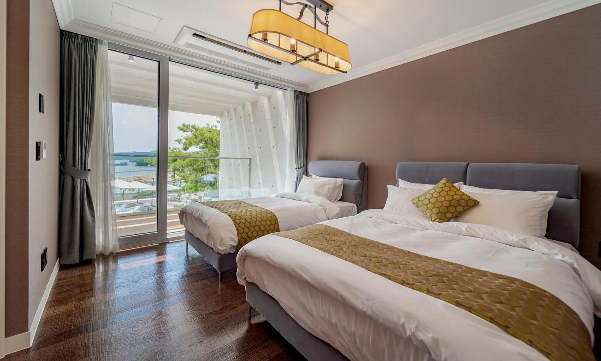 Two-Bedroom House - Photo 1