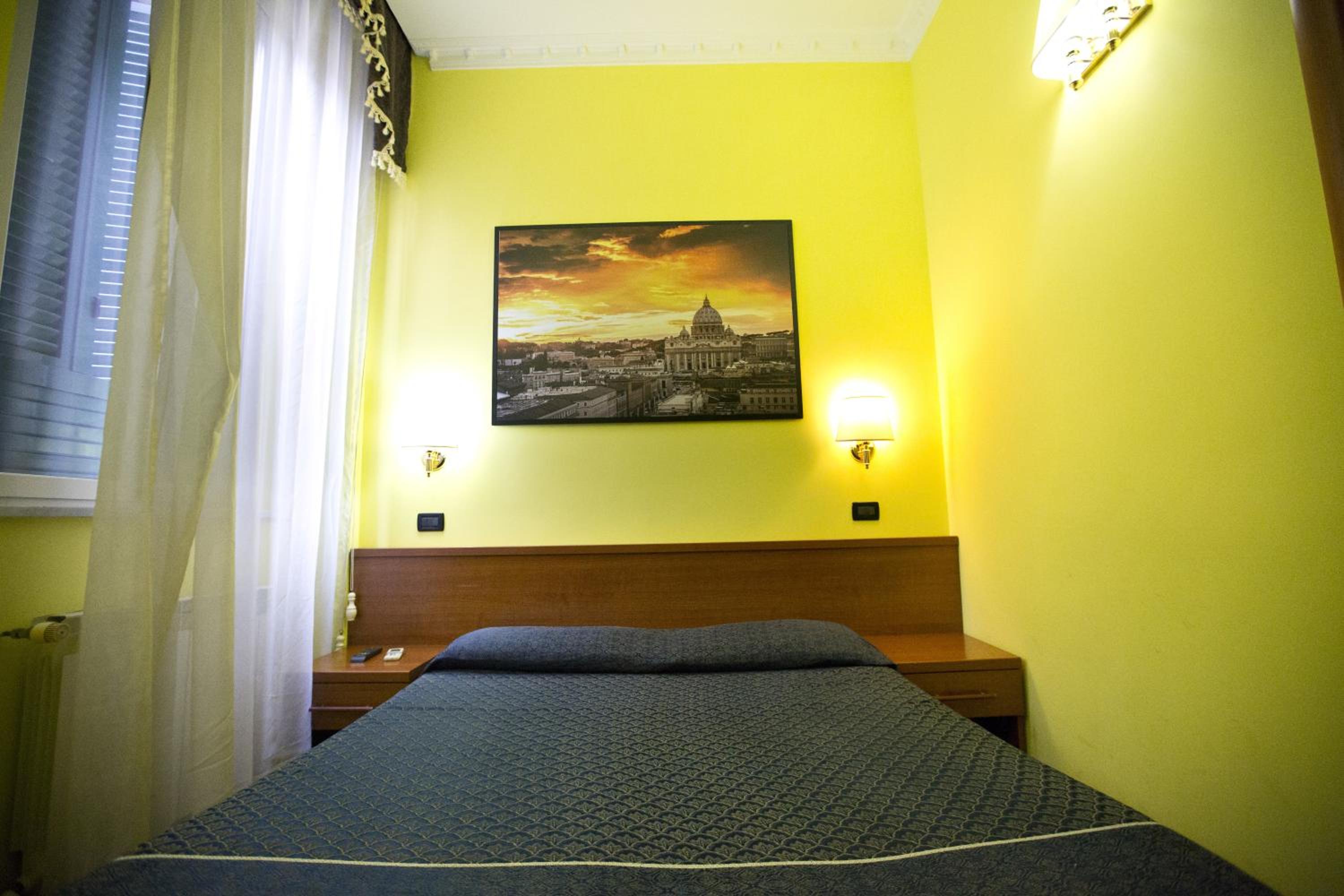 Standard Double Room photo 2