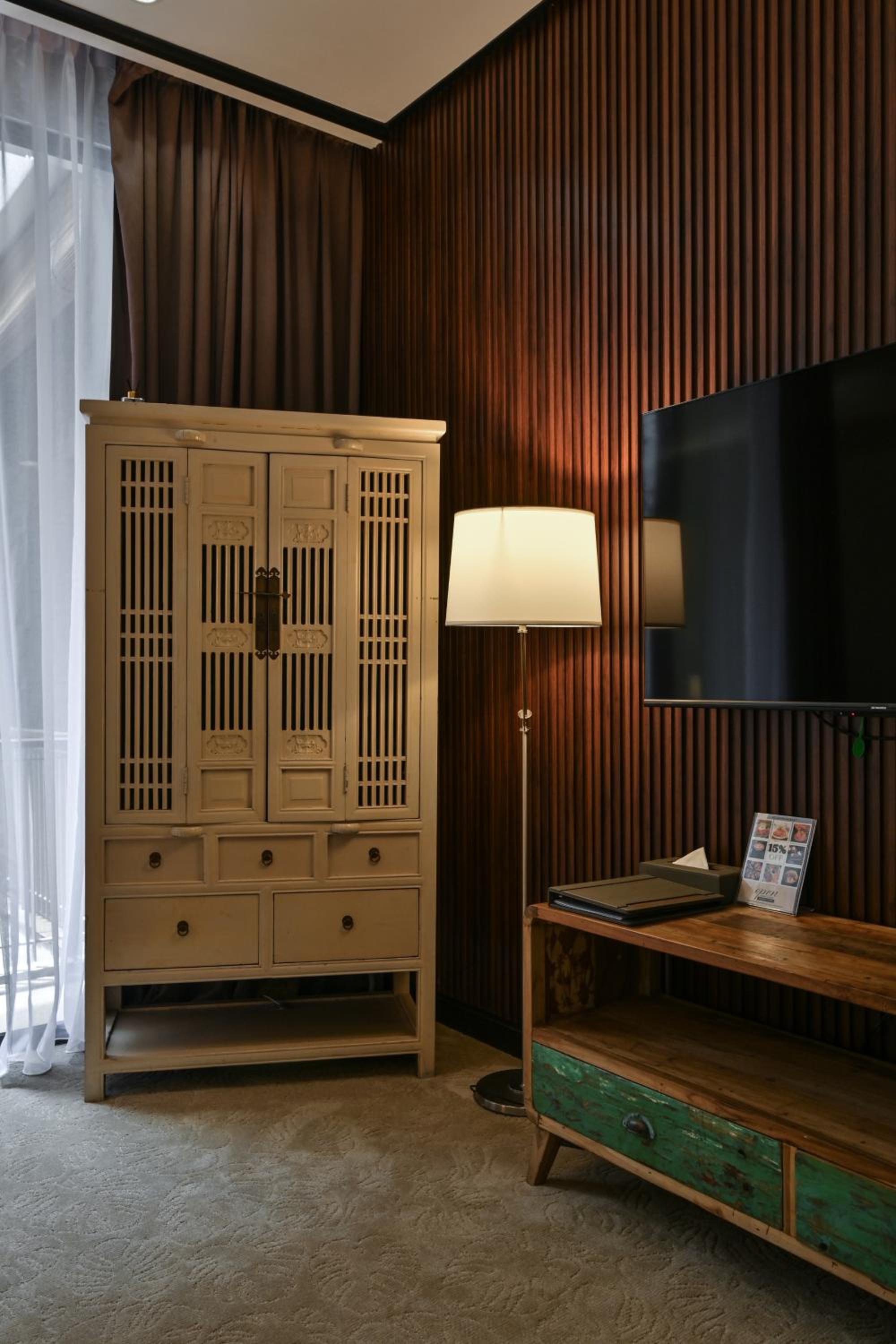 Premium King Room photo 1