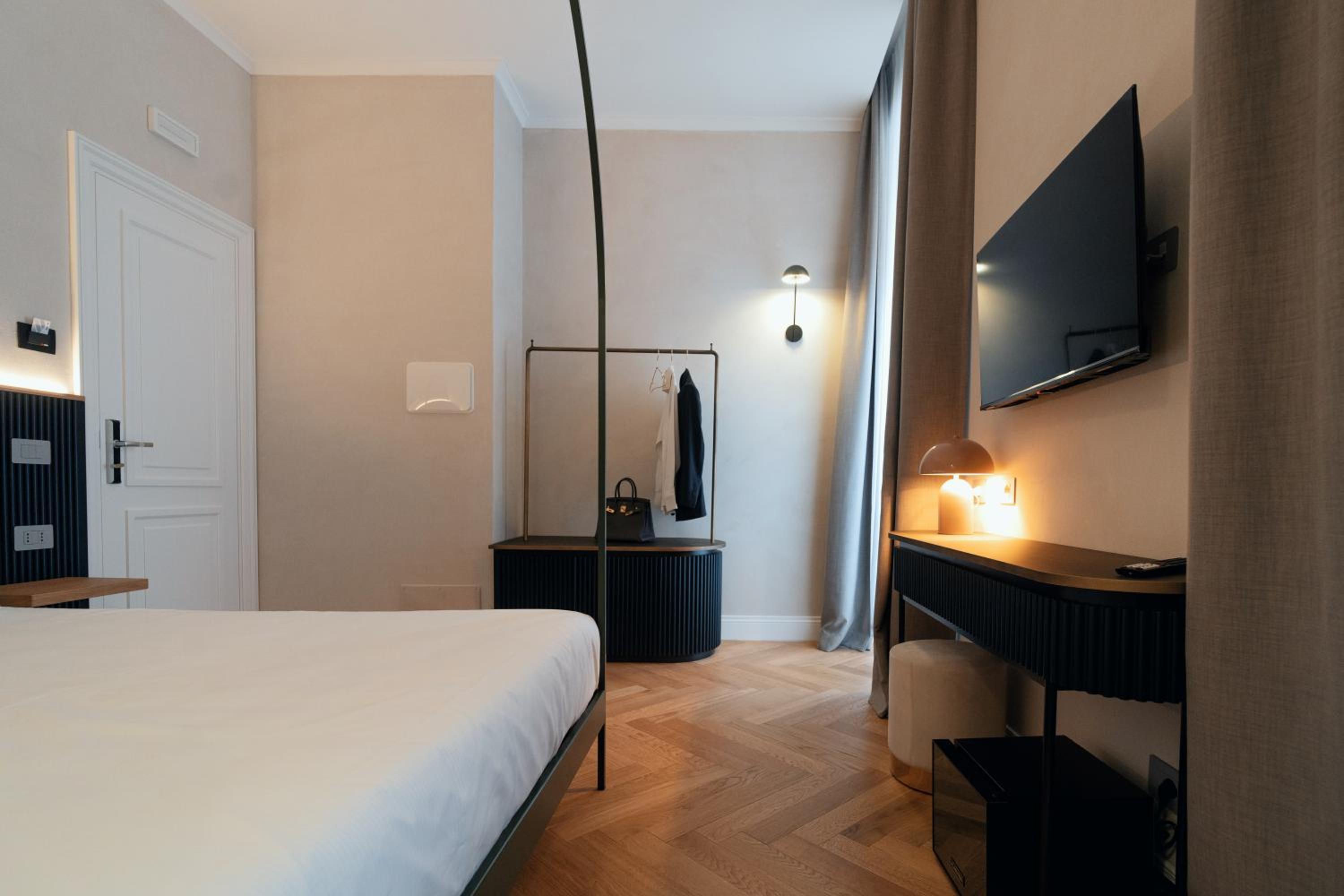 Standard Double Room photo 3