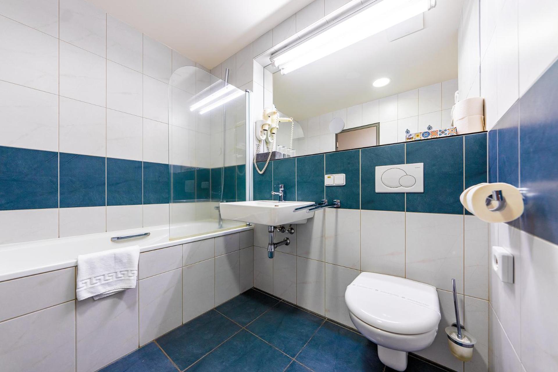 Superior Double or Twin Room - Photo 3