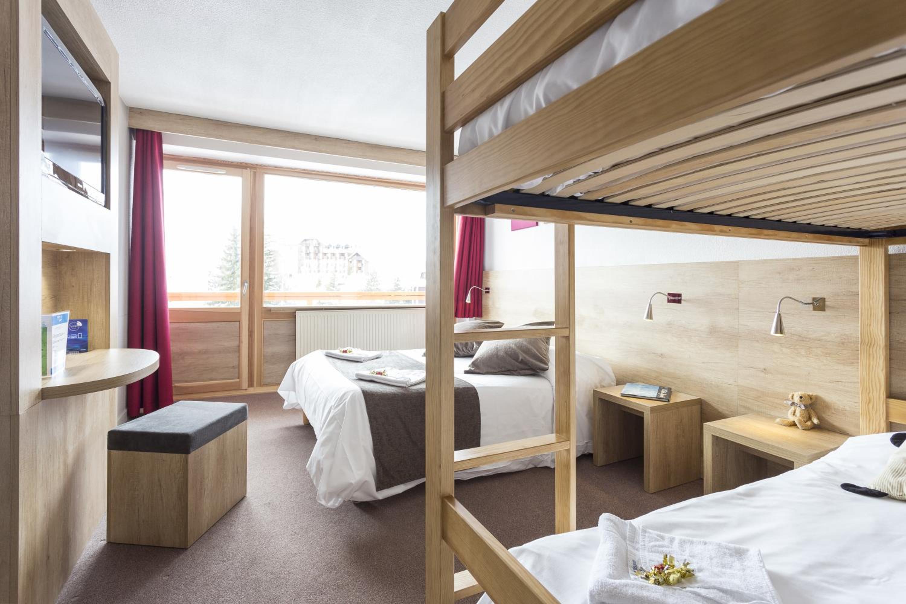 Quadruple Room with Balcony photo 3