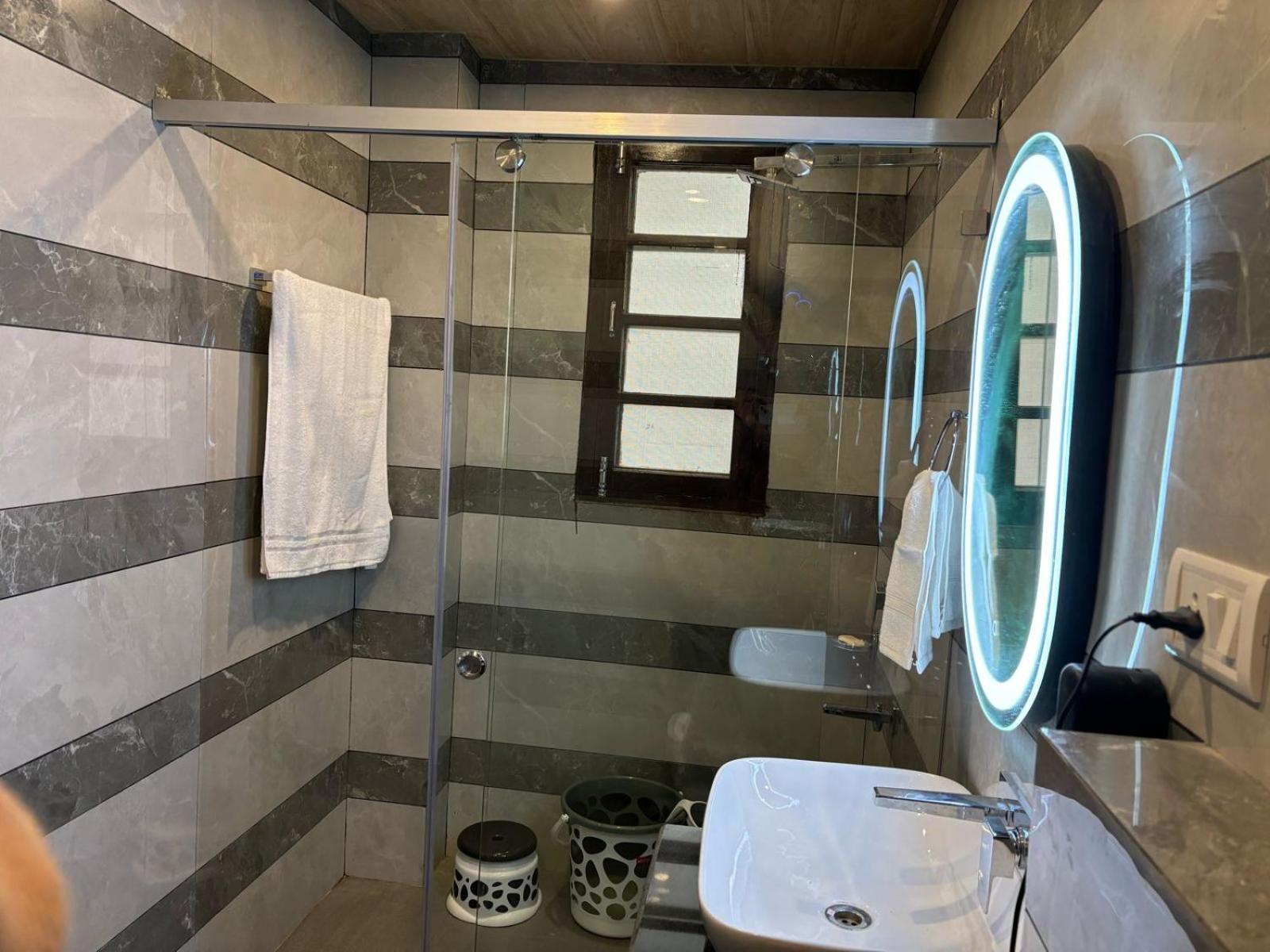 Double or Twin Room with Bathroom photo 2