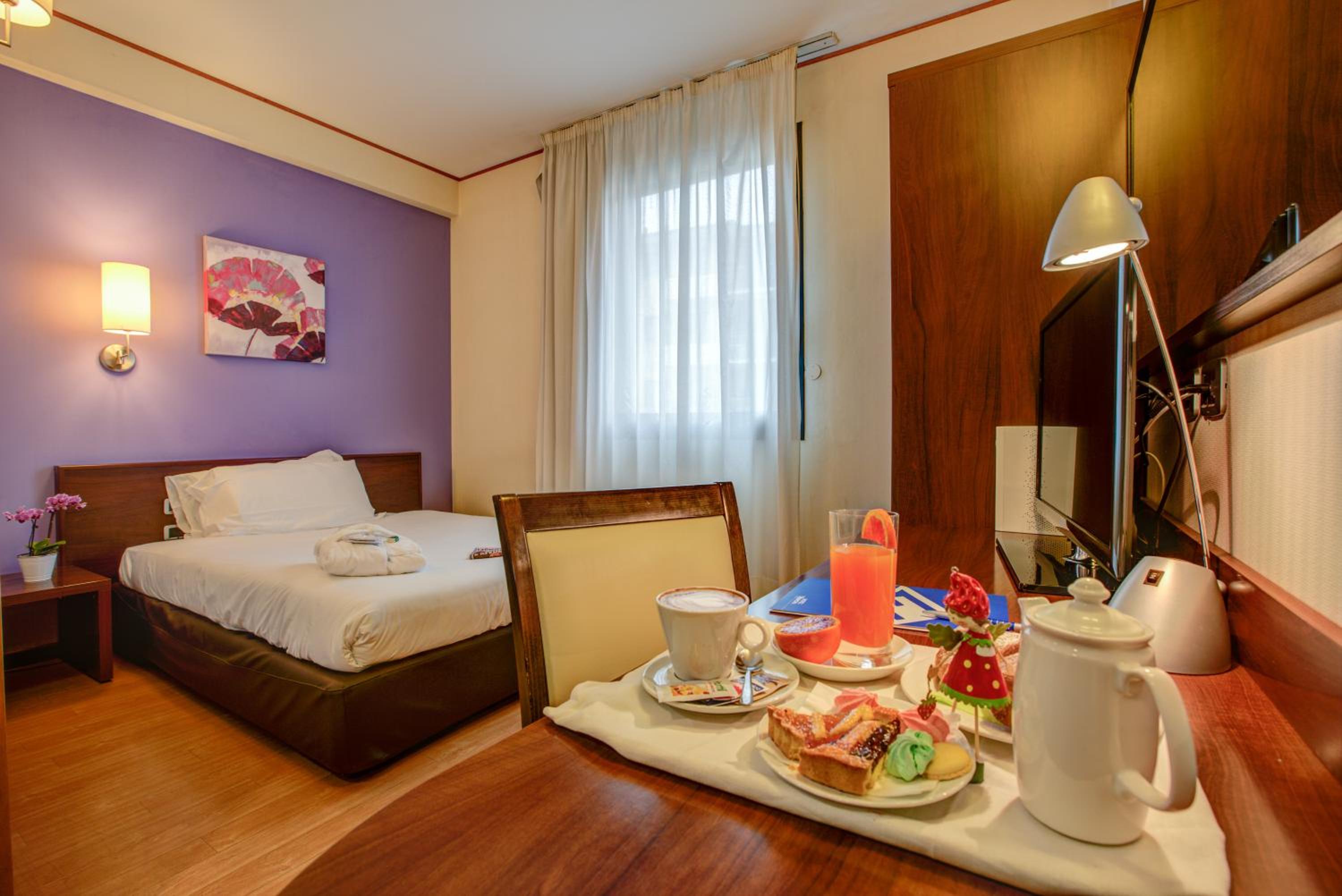 Double Room with French Bed photo 1