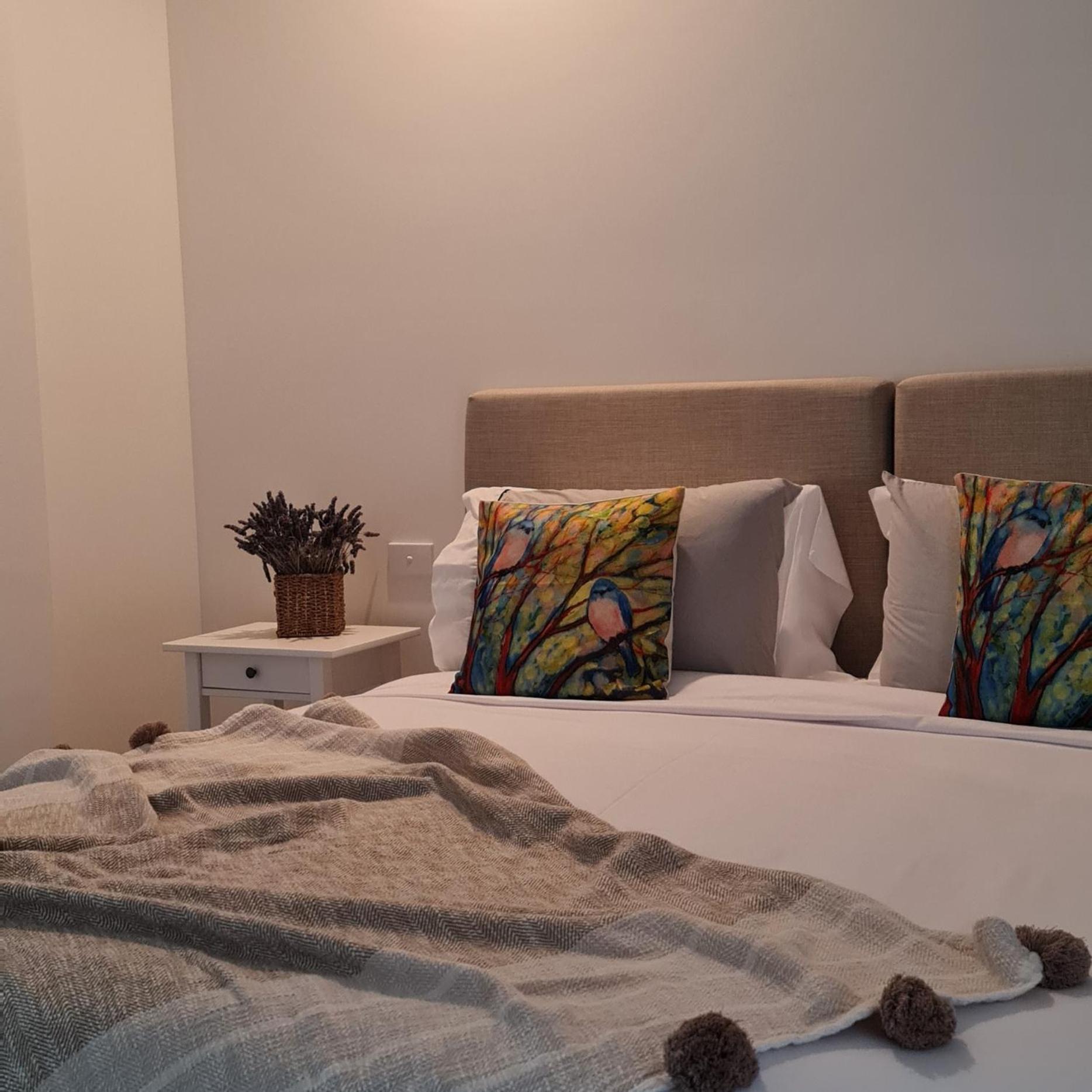 Deluxe One-Bedroom Apartment with Garden View - Photo 10