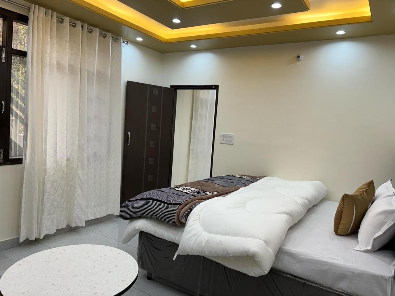 Double or Twin Room with Bathroom photo 1