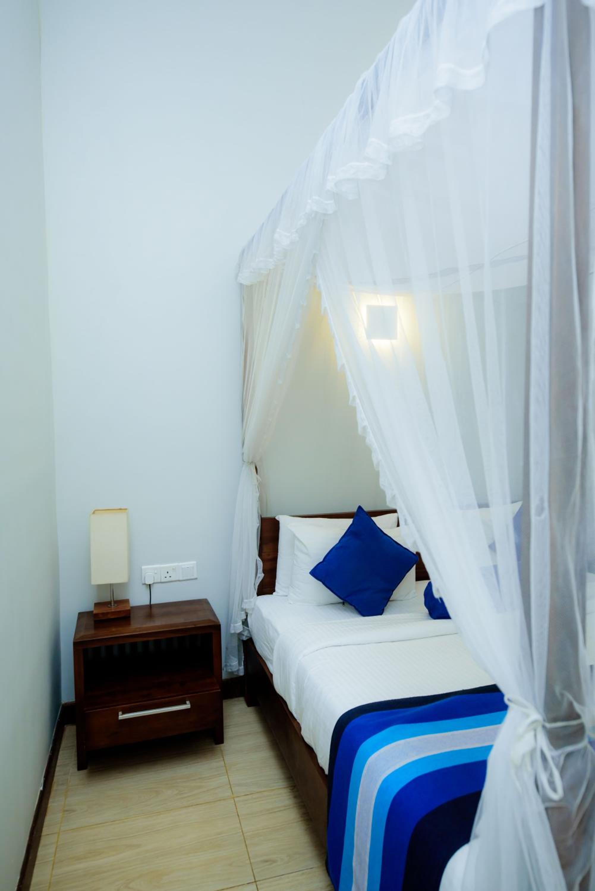 Deluxe Double Room with Sea View and Balcony - Photo 5