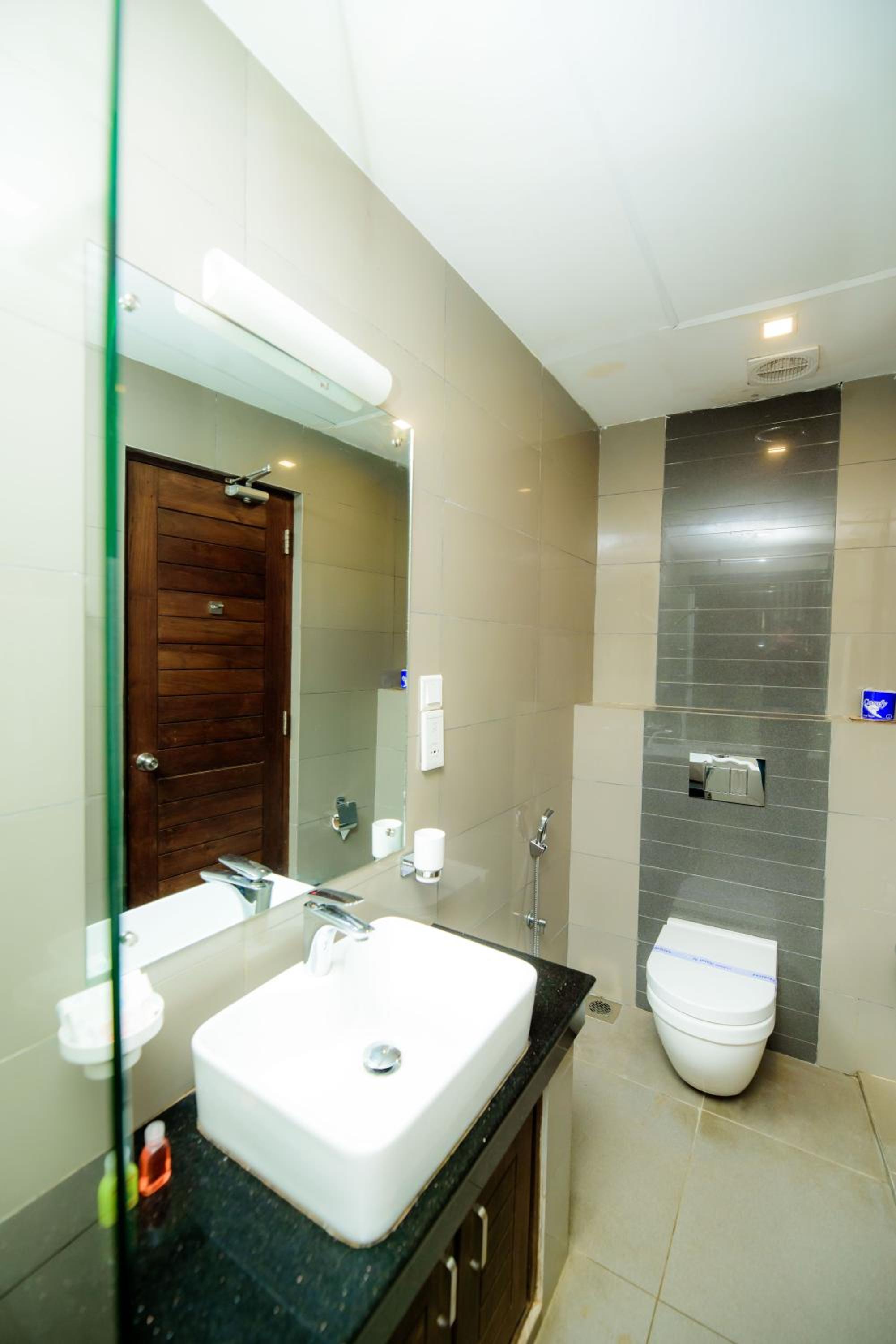 Deluxe Double Room with Sea View and Balcony - Photo 9