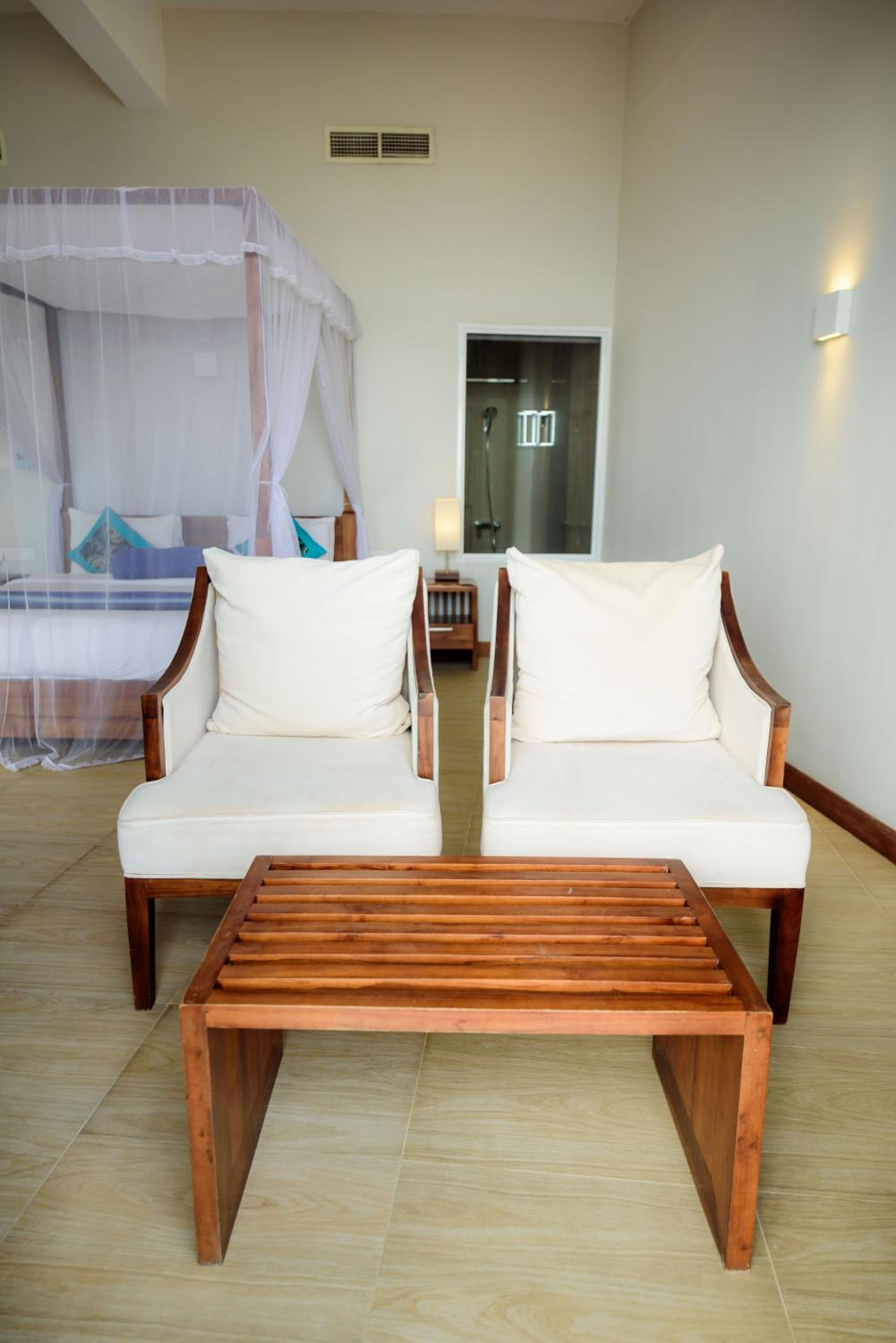 Deluxe Double Room with Sea View and Balcony - Photo 15