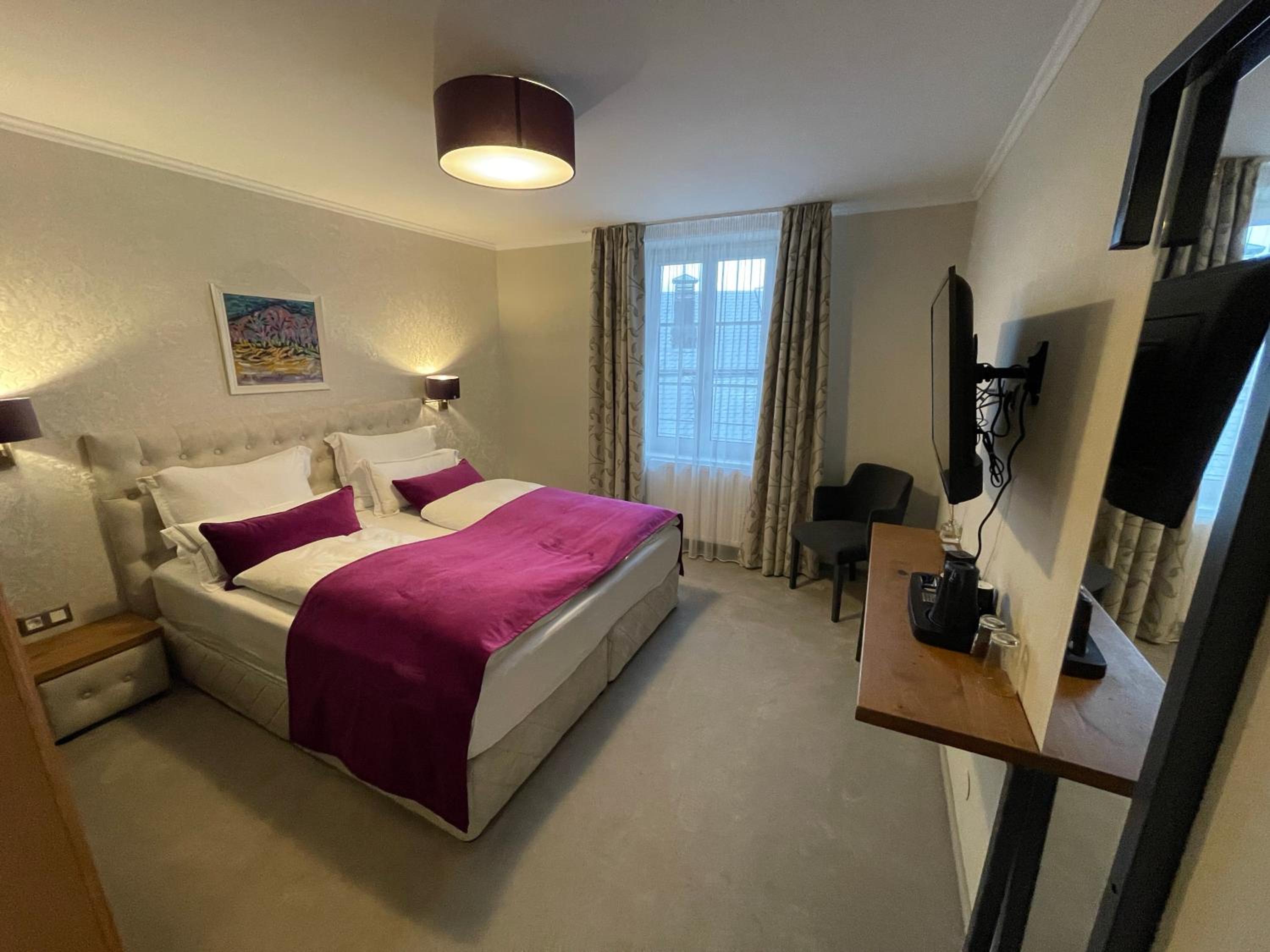 Double Room - Photo 8