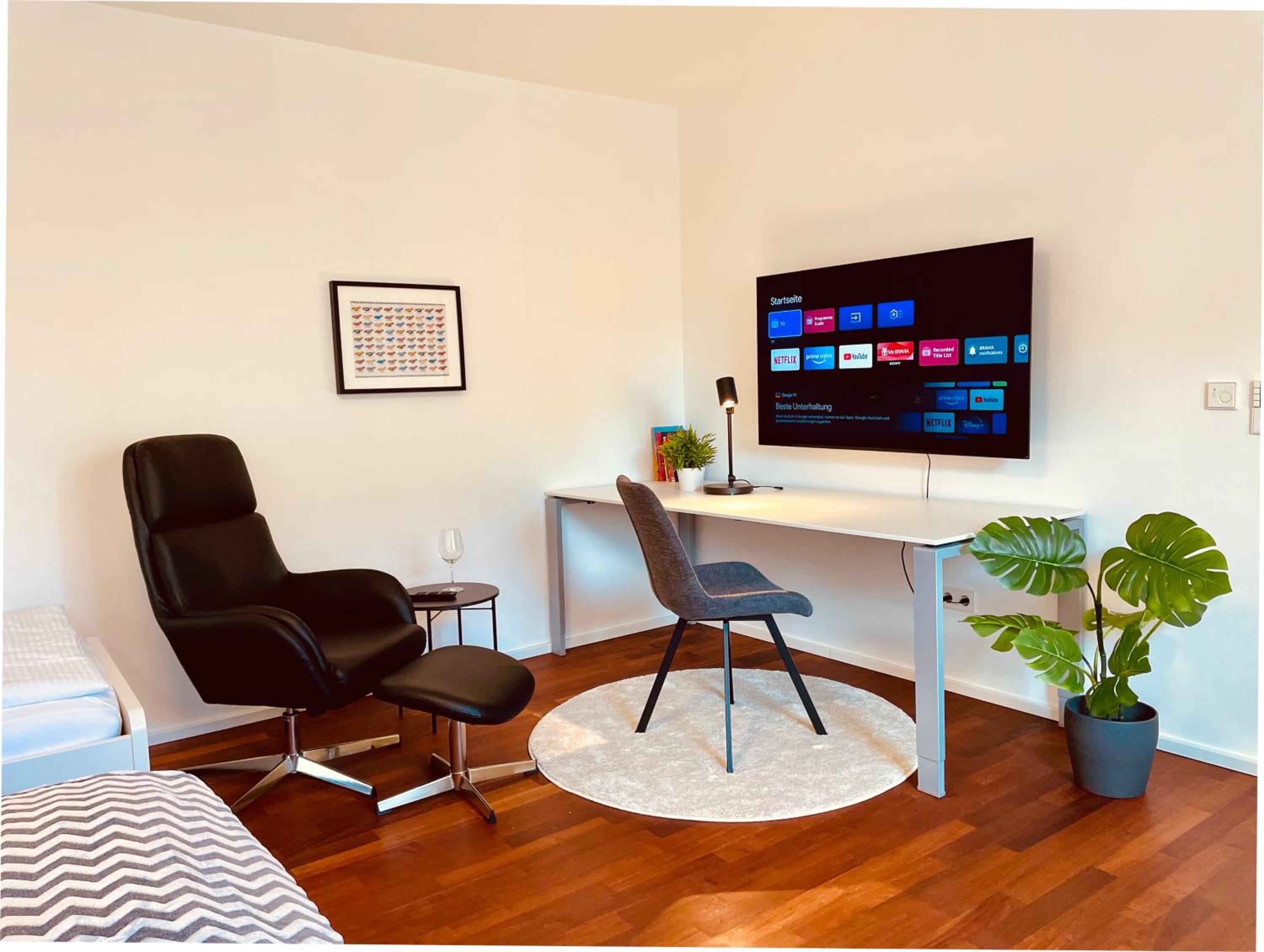 One-Bedroom Apartment photo 3