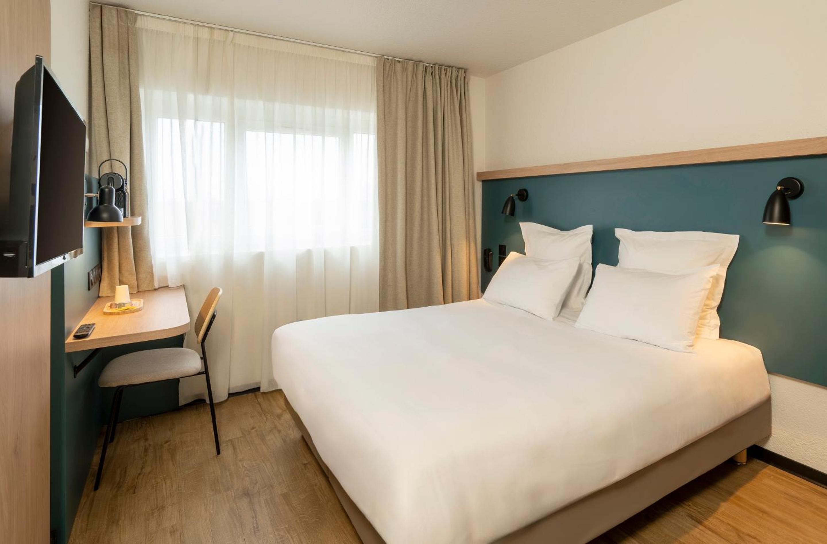 Standard Double Room - Non-Smoking photo 2