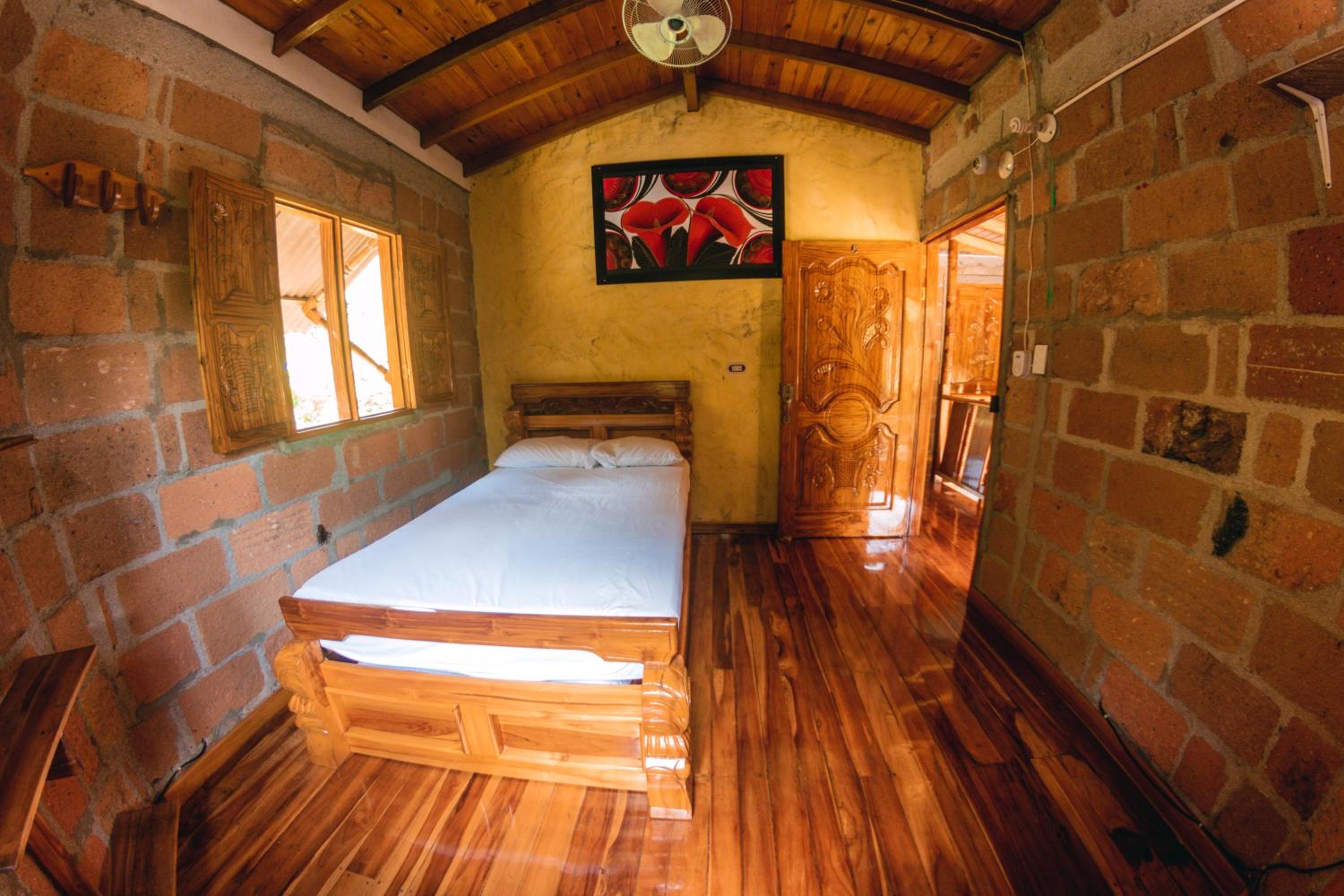 Standard Single Room with Shared Bathroom photo 2